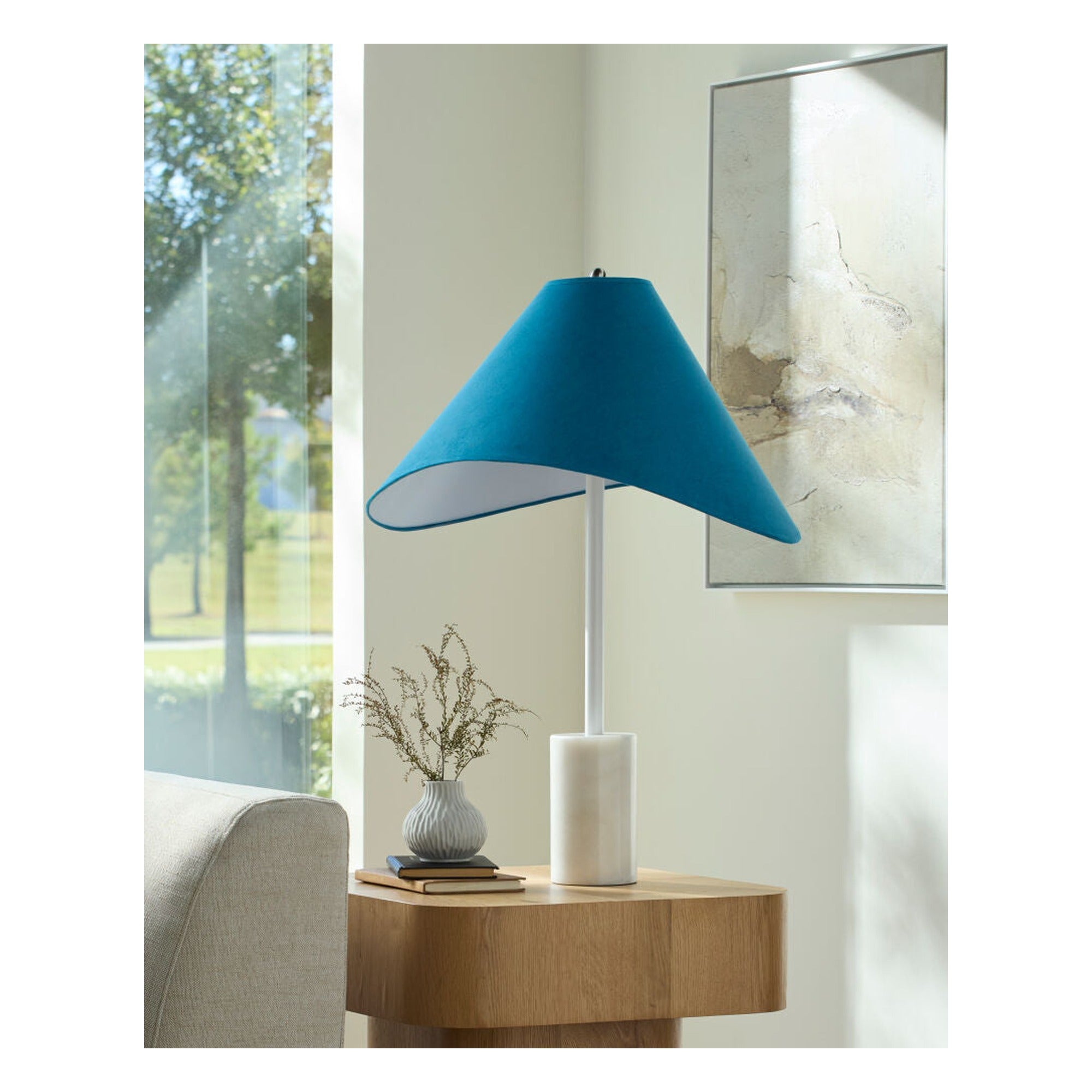 Apuila Accent Table Lamp API-021 - styleshot