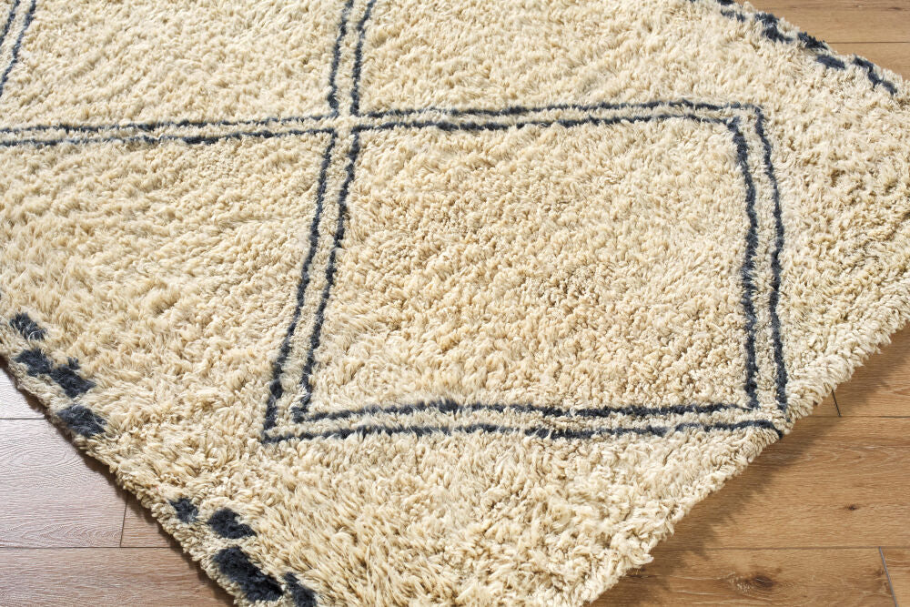 Beni Moroccan Handmade Rug BMC-2311 - corner