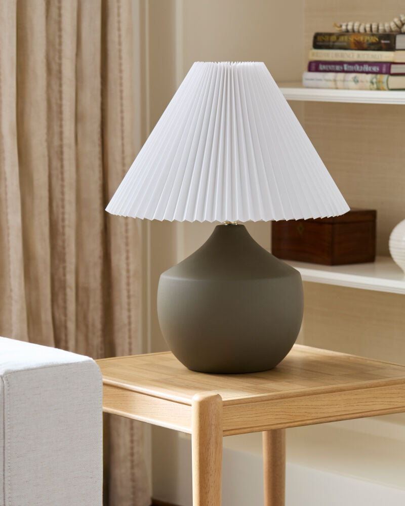 Brisa End Table BOBR-001 - styleshot