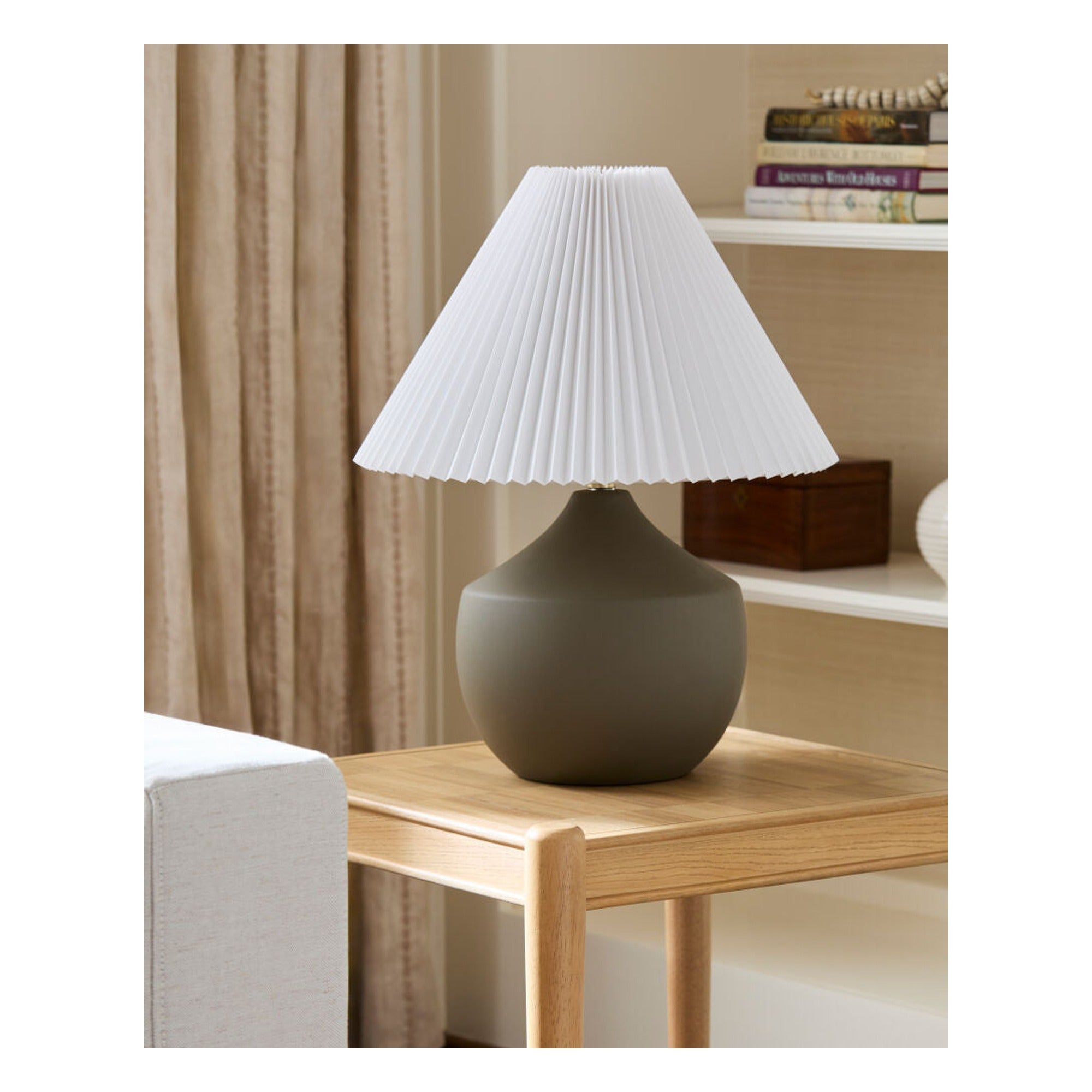 Brisa End Table BOBR-001 - styleshot