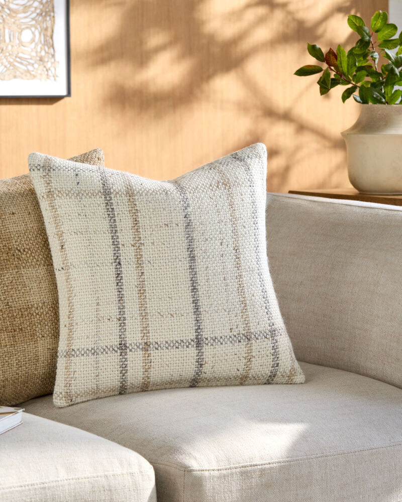 Amaya Accent Pillow BOAY-002 - styleshot
