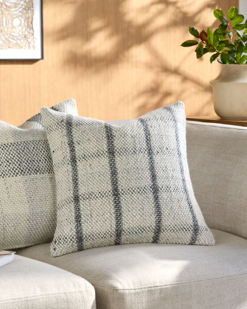 Amaya Accent Pillow BOAY-004 - styleshot