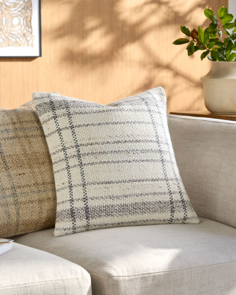 Amaya Accent Pillow BOAY-005 - styleshot