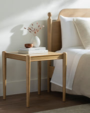 Brisa End Table BOBR-002 - styleshot