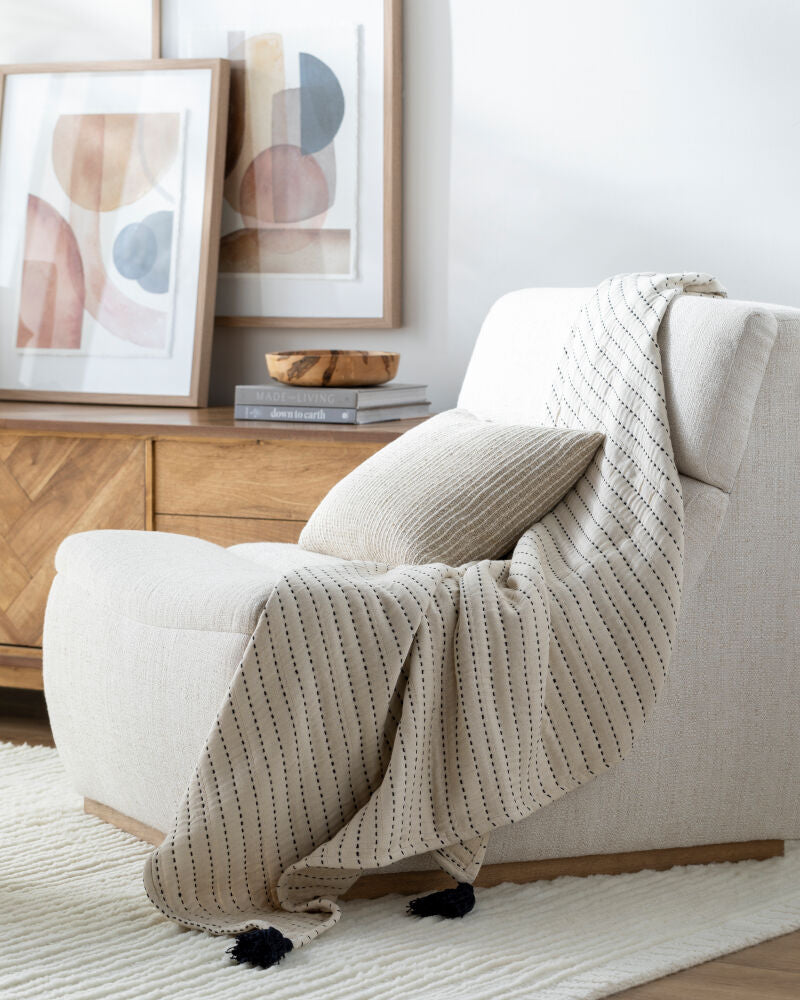 Kapri Throw BOKI-1001 - styleshot