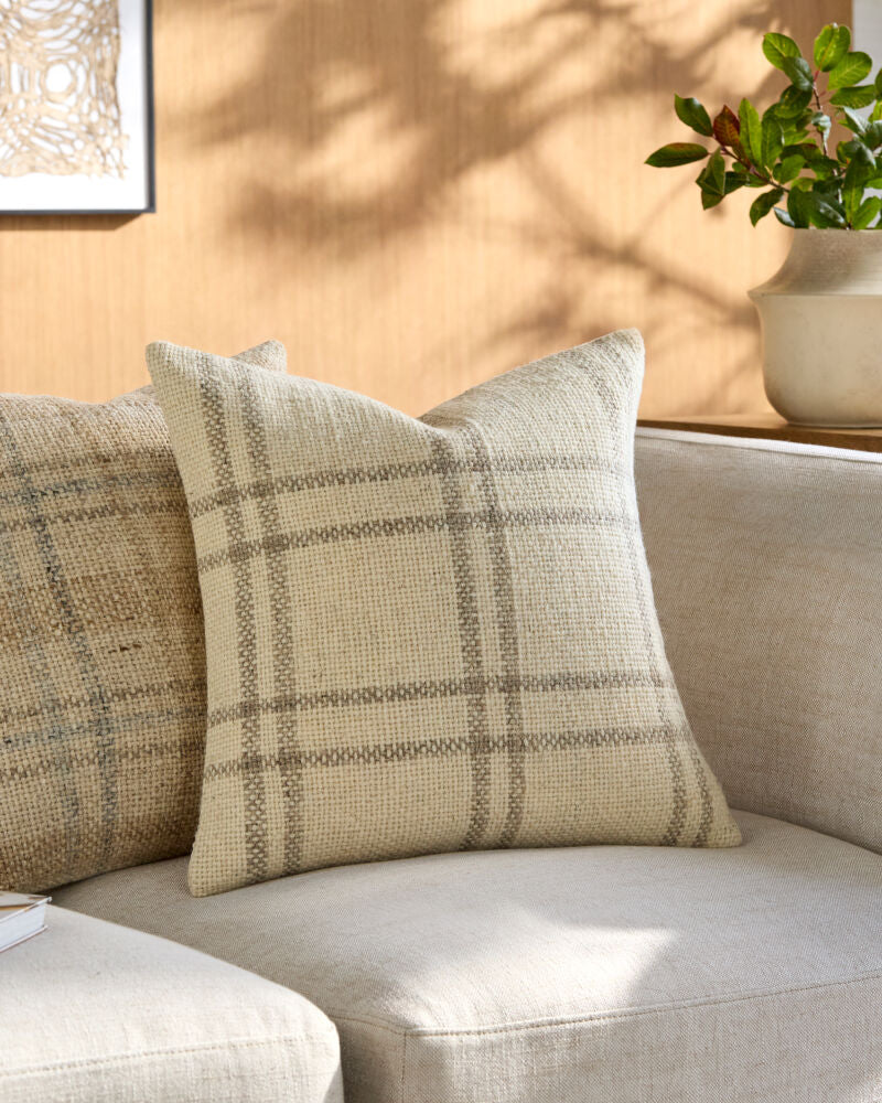 Ladera Accent Pillow BOLR-001 - styleshot