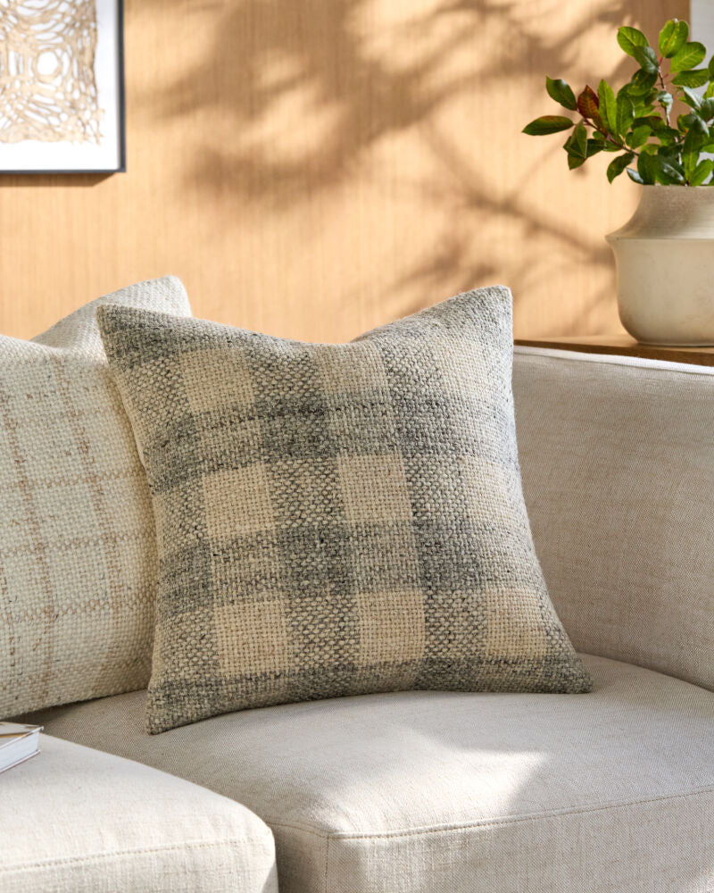 Ladera Accent Pillow BOLR-004 - styleshot
