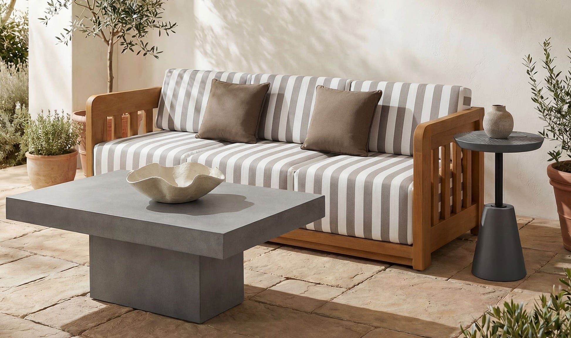 Maxima Outdoor Coffee Table Grey by Moe's Home Collection - view 5