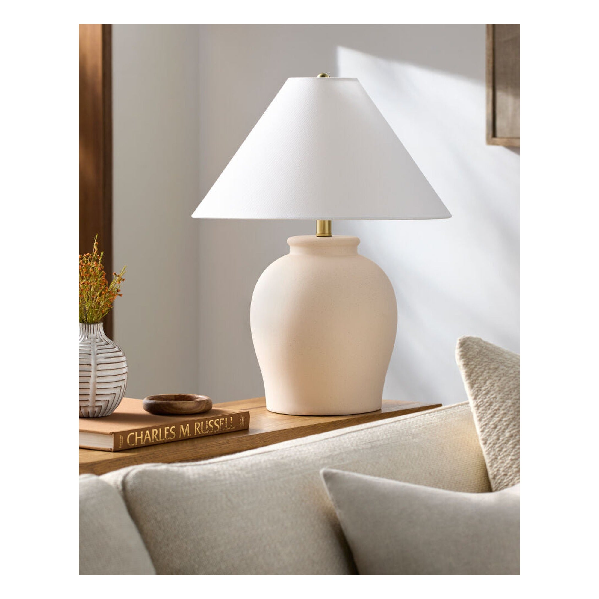 Besson Accent Table Lamp BSS-006 - styleshot