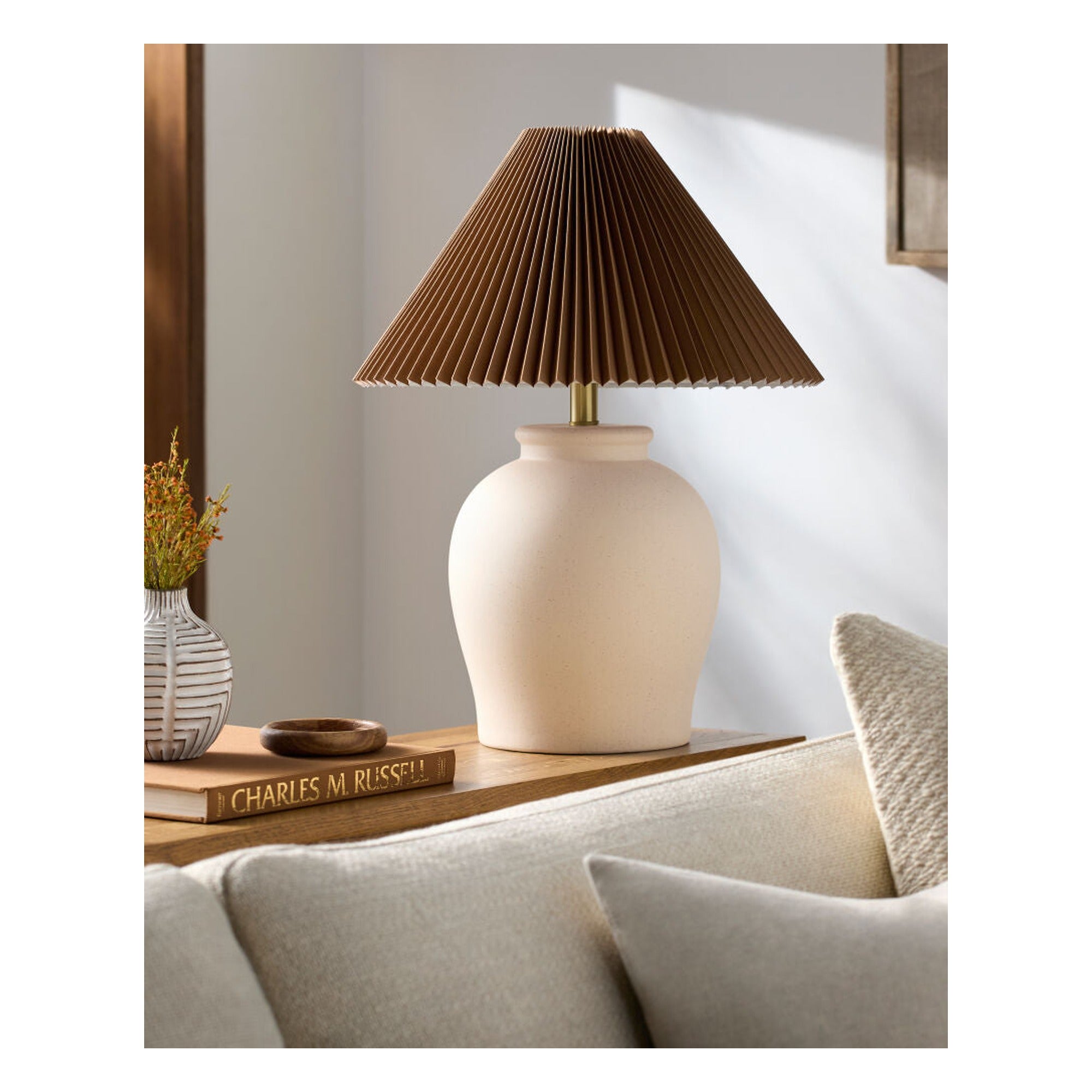 Besson Accent Table Lamp BSS-007 - styleshot