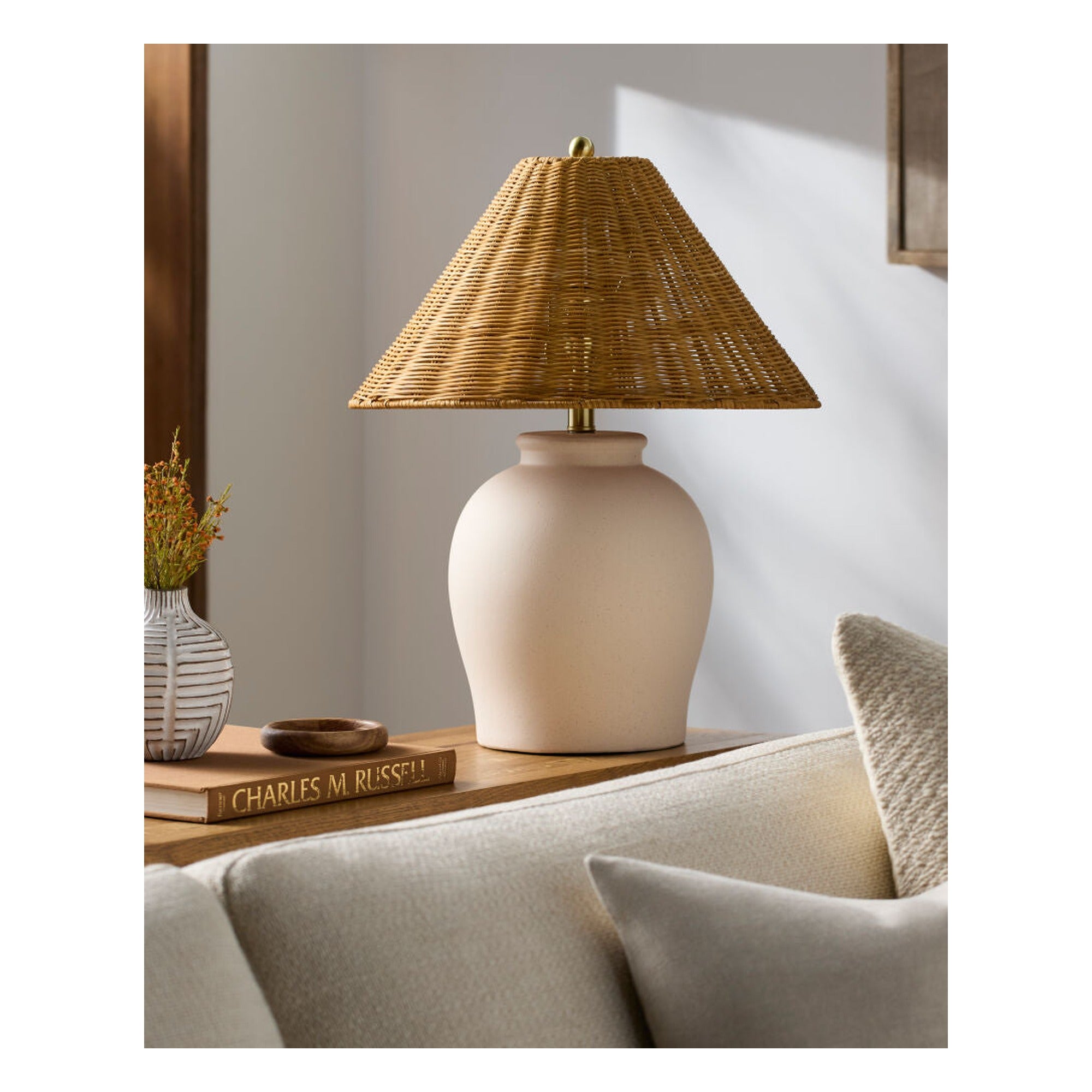 Besson Accent Table Lamp BSS-008 - styleshot