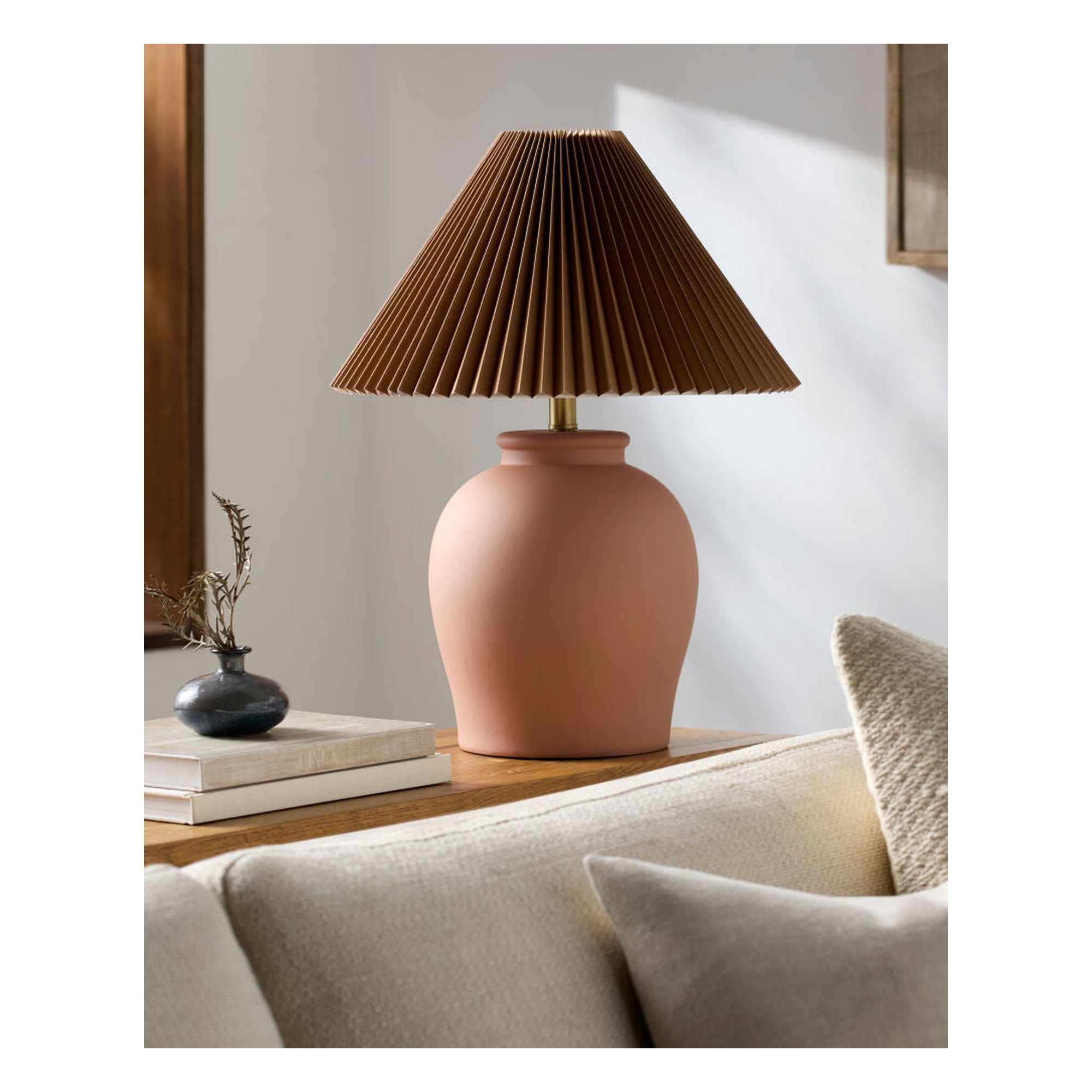 Besson Accent Table Lamp BSS-013 - styleshot
