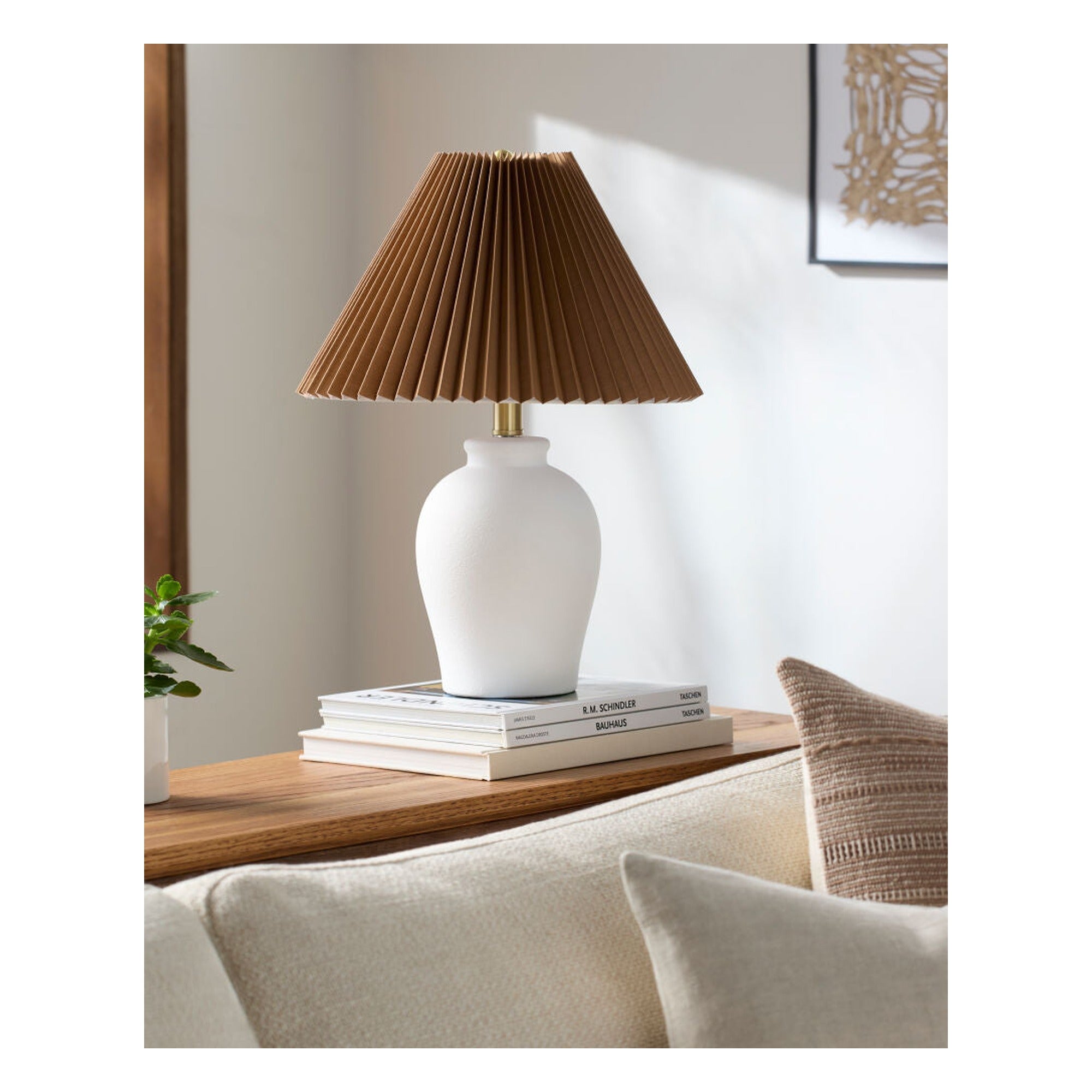 Besson Accent Table Lamp BSS-019 - styleshot