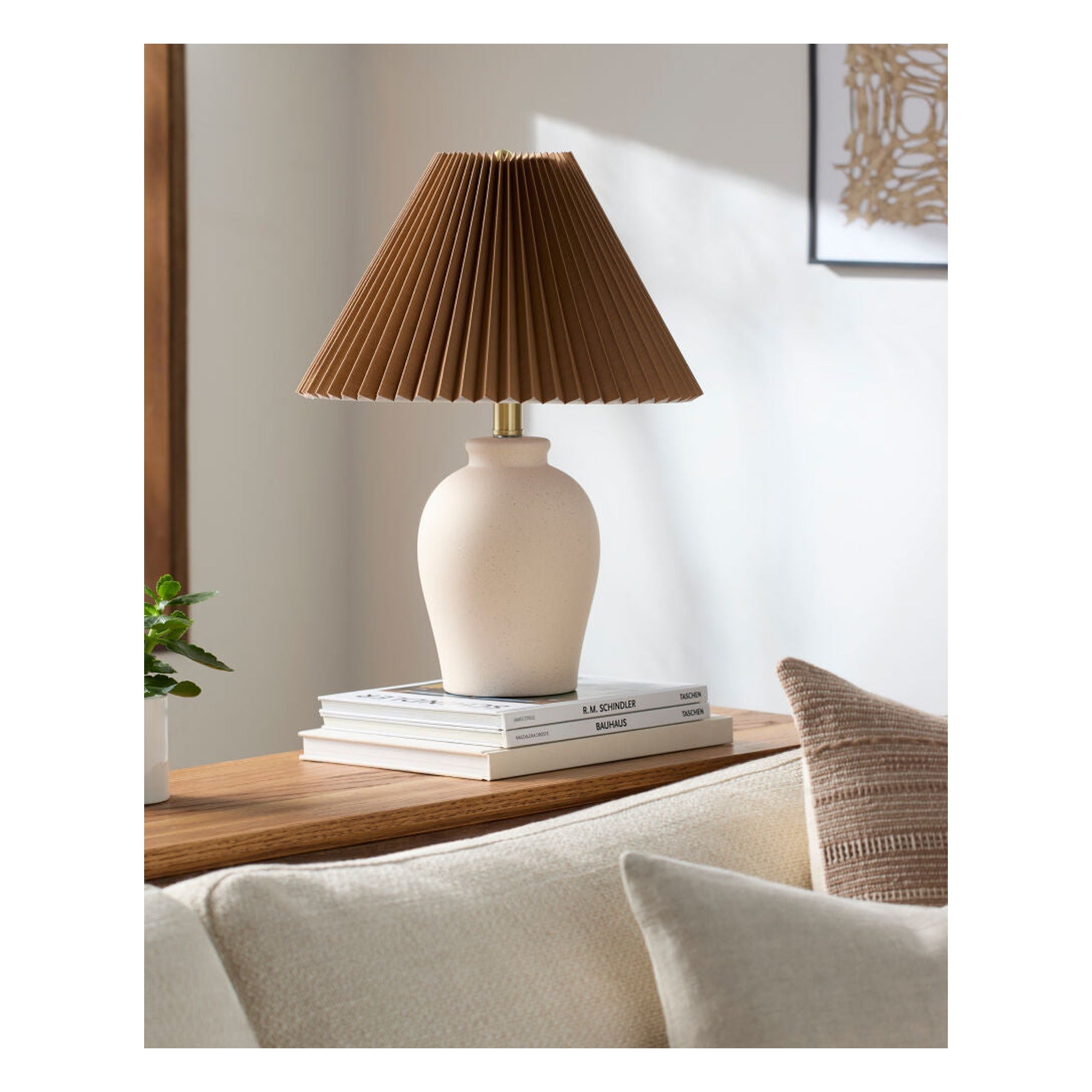 Besson Accent Table Lamp BSS-022 - styleshot