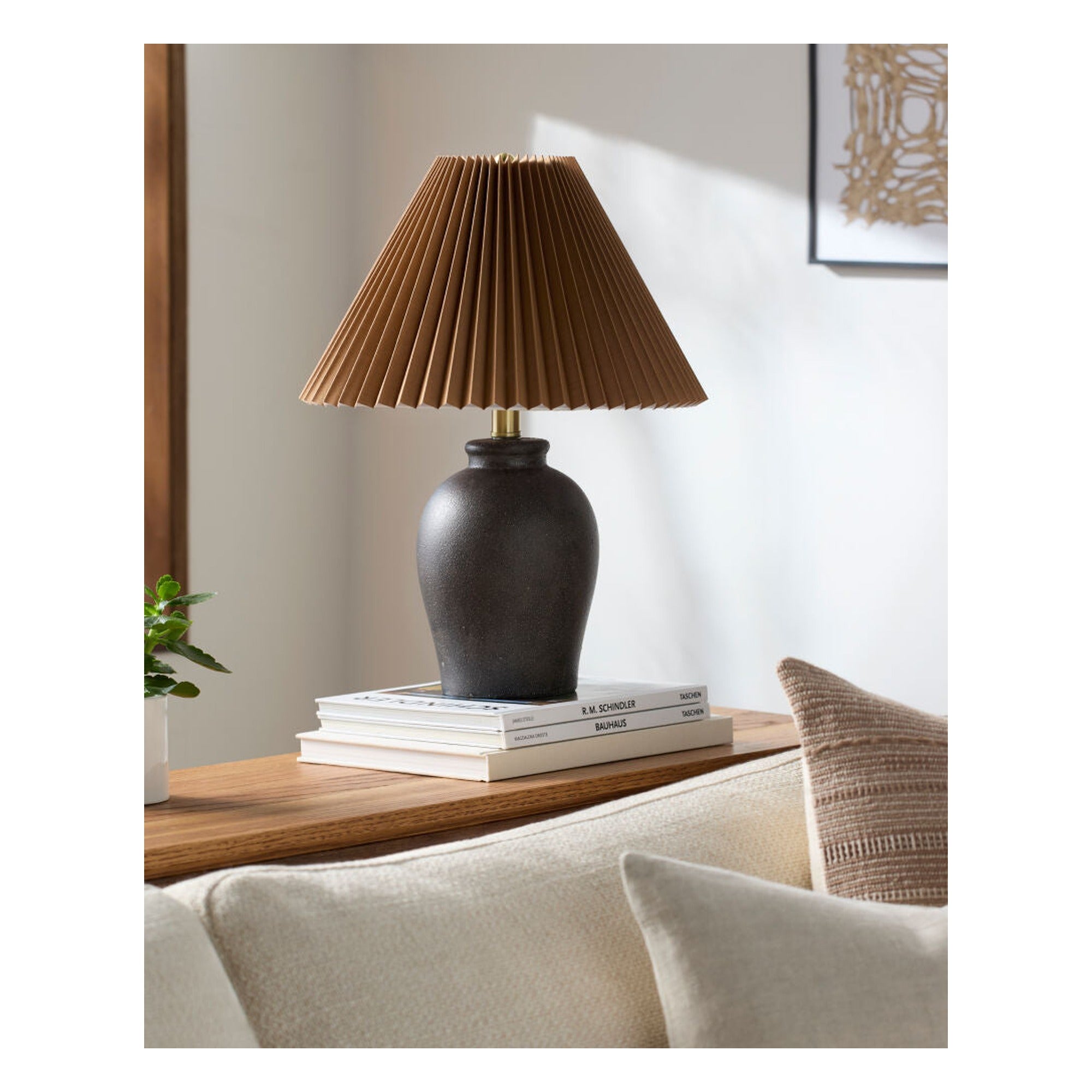 Besson Accent Table Lamp BSS-025 - styleshot