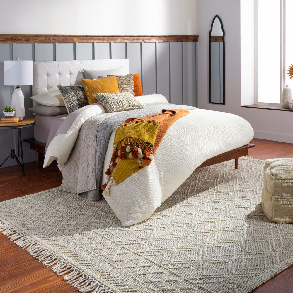 Casa DeCampo Black/Ivory Handmade Rug - roomscene