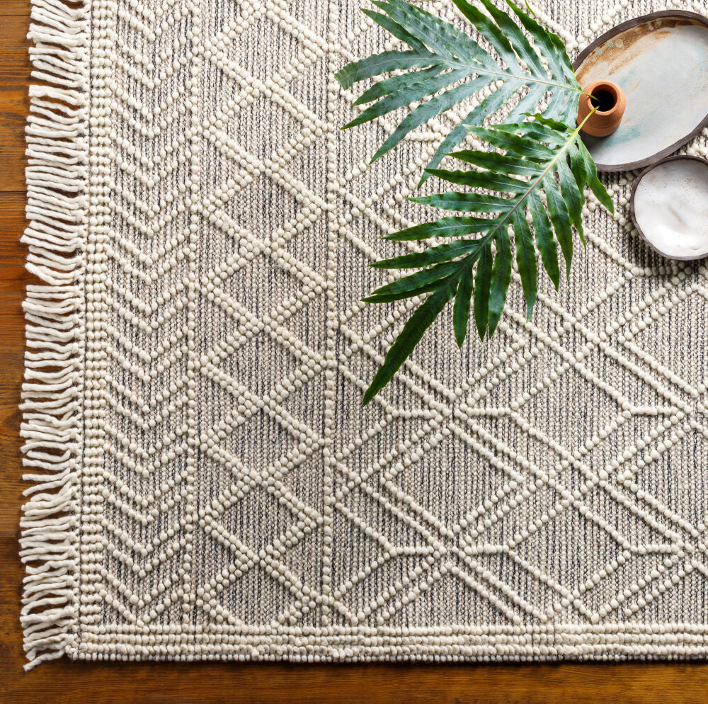Casa DeCampo Black/Ivory Handmade Rug - styleshot