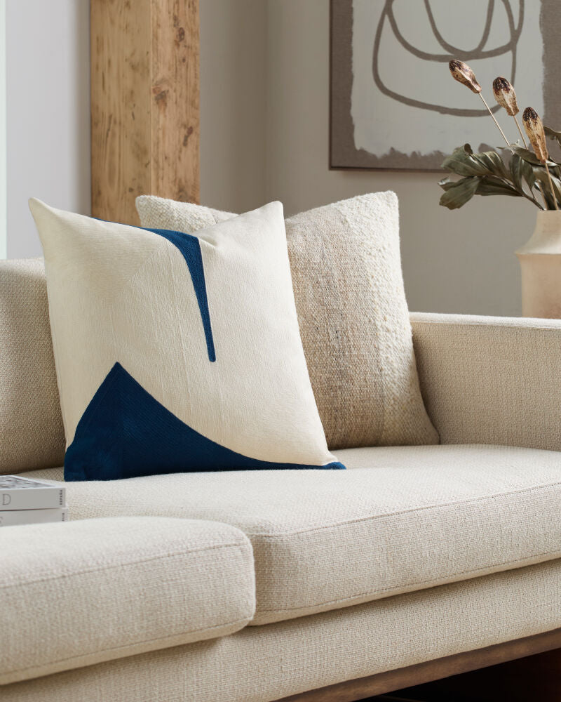 Curvea Accent Pillow CRV-002 - styleshot