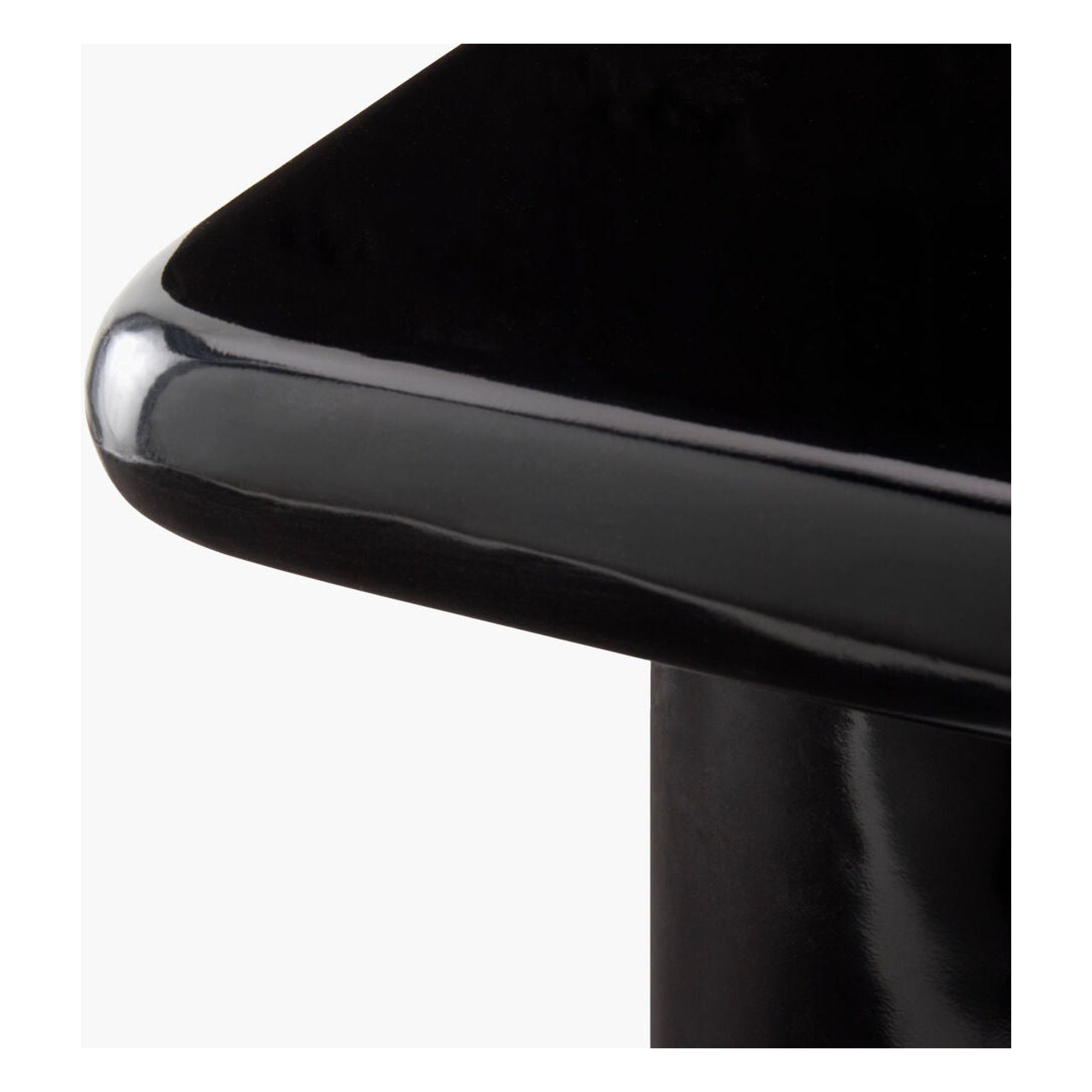 Delmer End Table DLMR-001 - corner