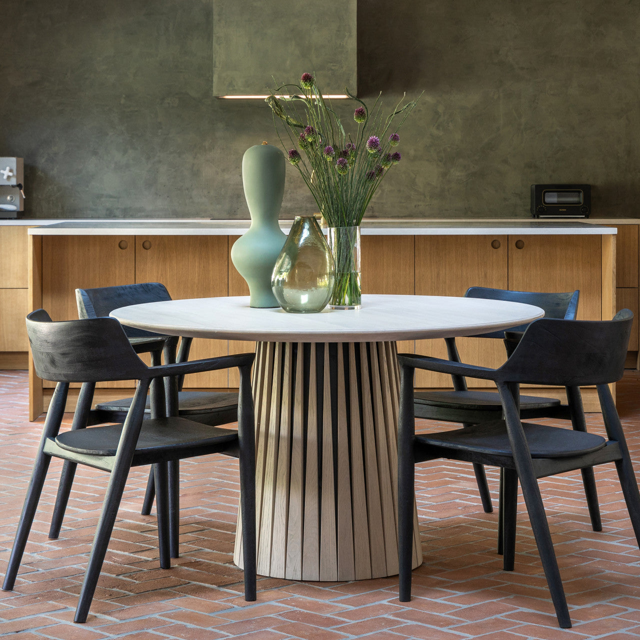 Amaryllis Dining Table 51"