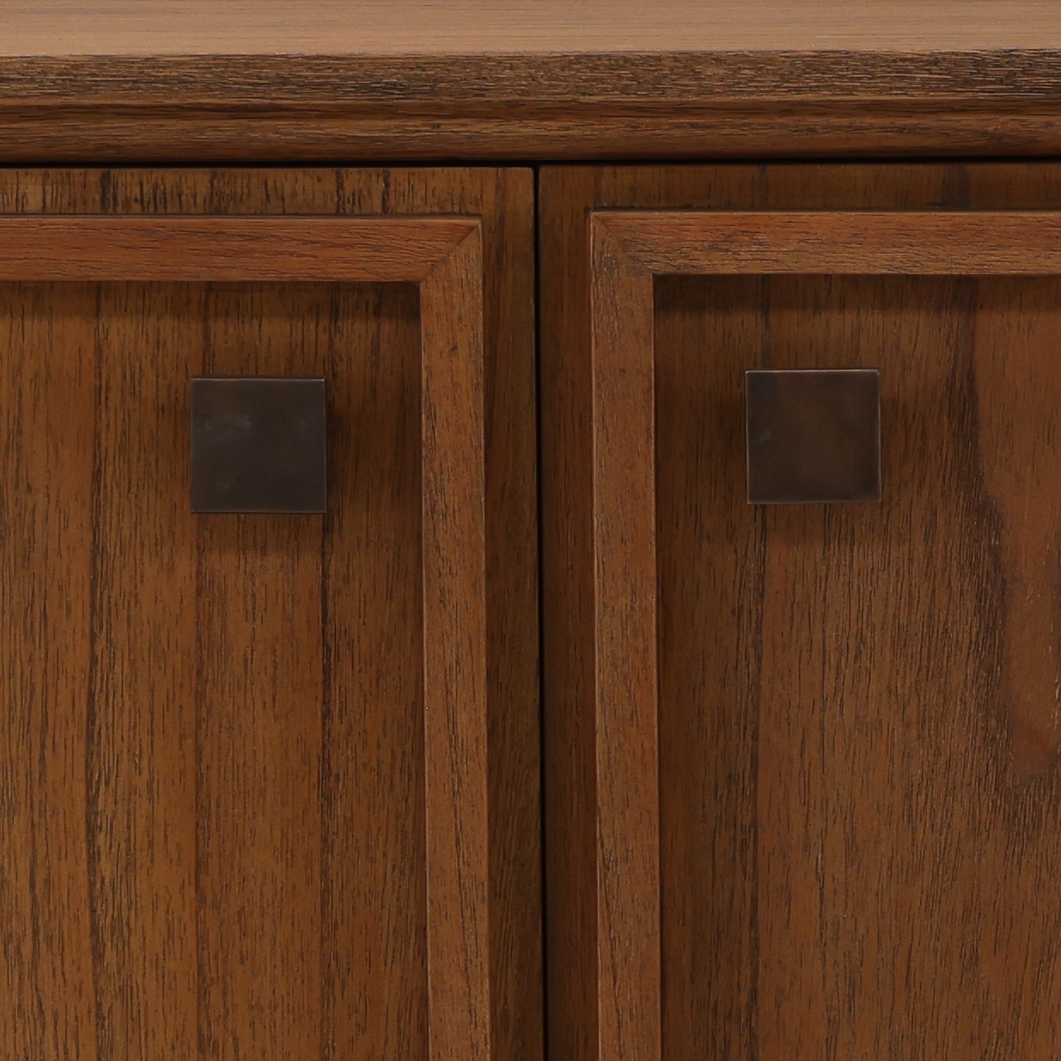 Yuridia Sideboard