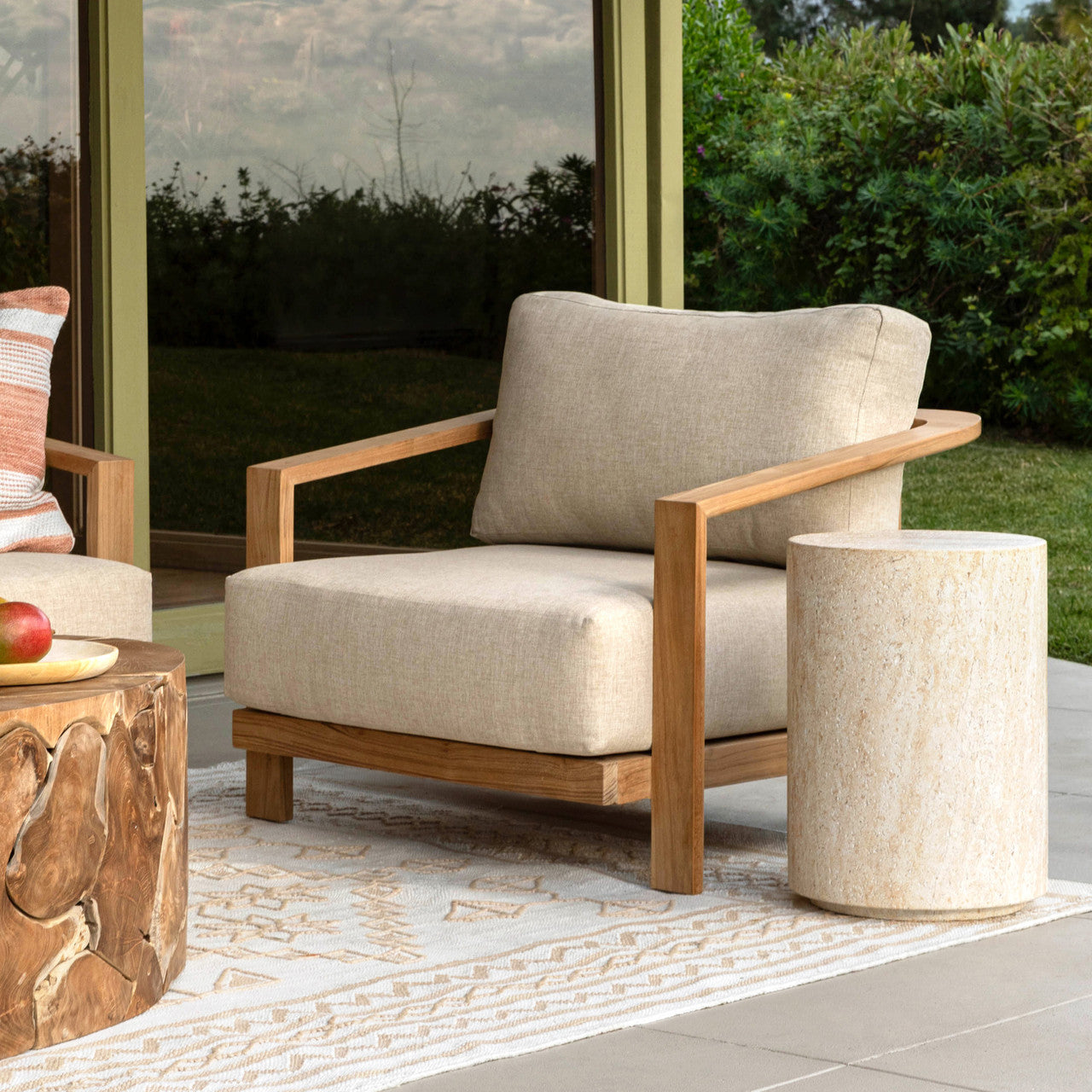 Sol Outdoor Side Table 14"