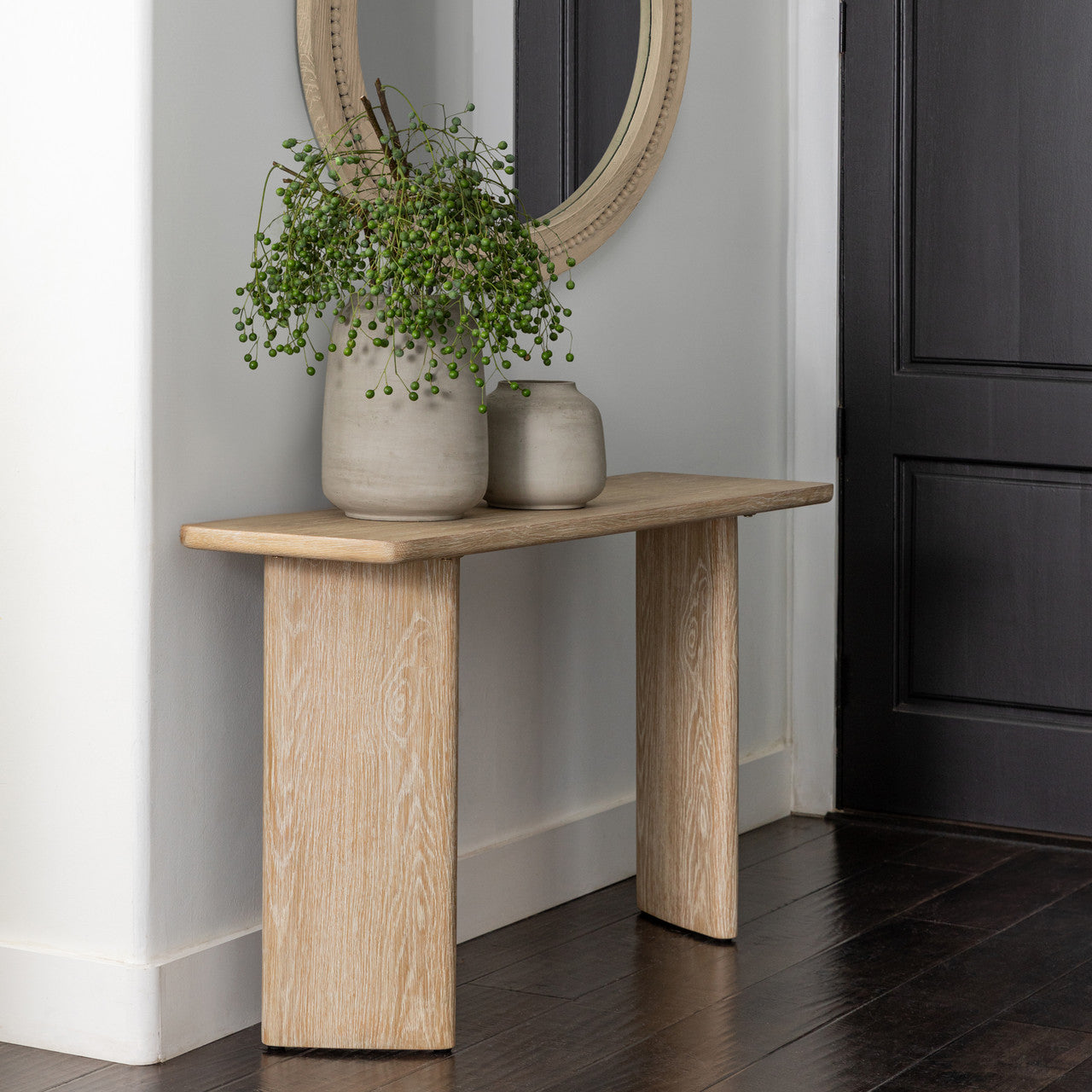 Indira Console 55"