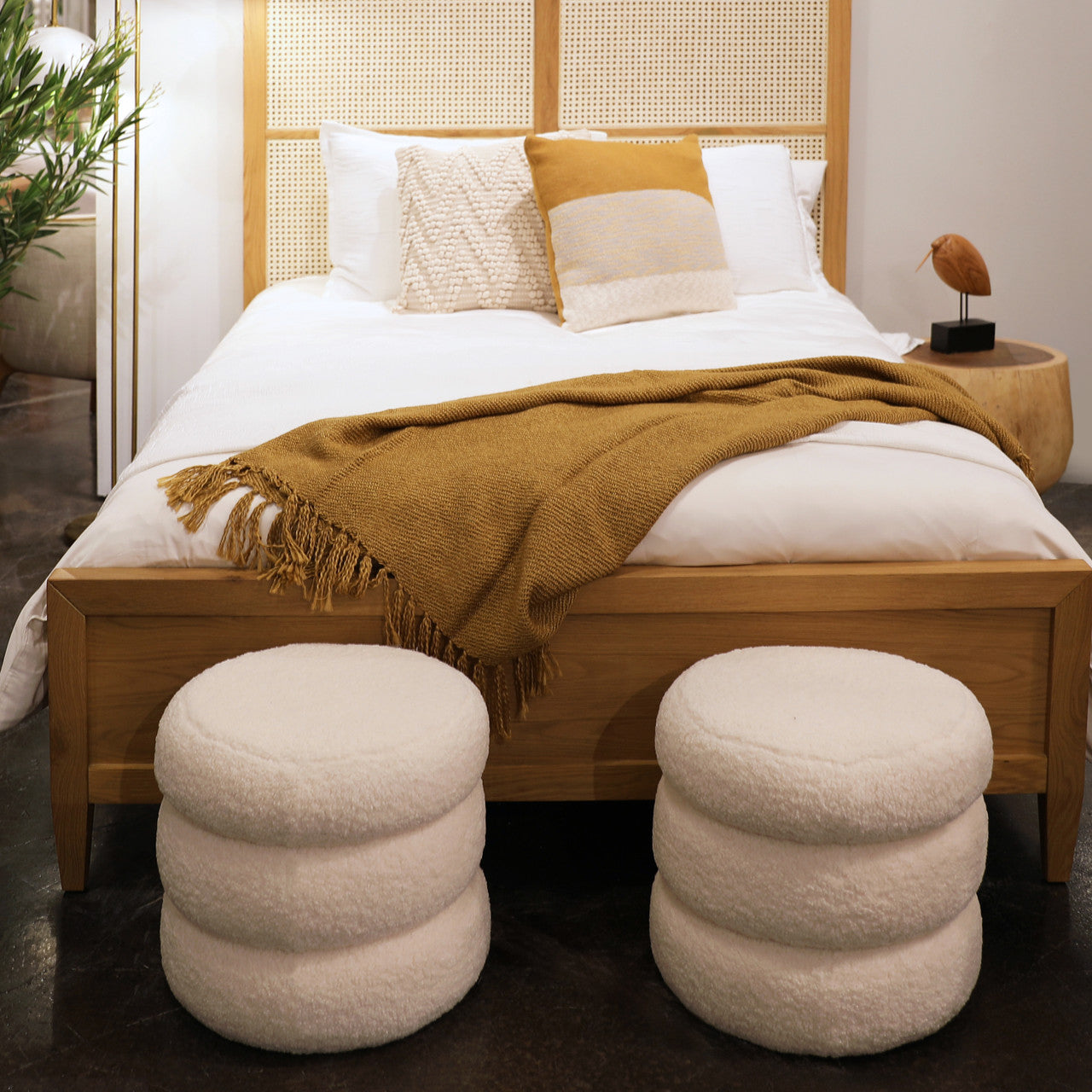 Jolo Ottoman 18"