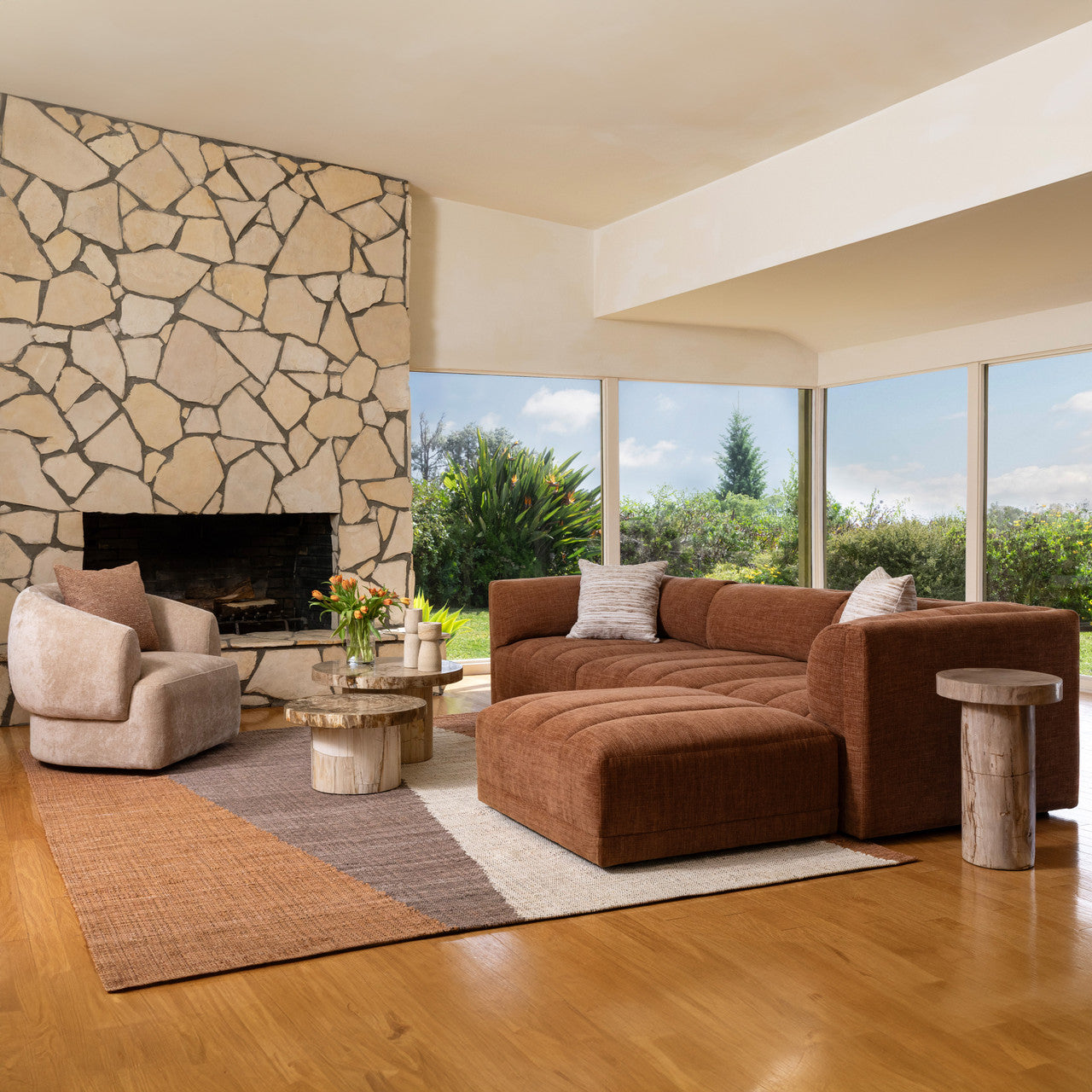 Magda Sofa 114"