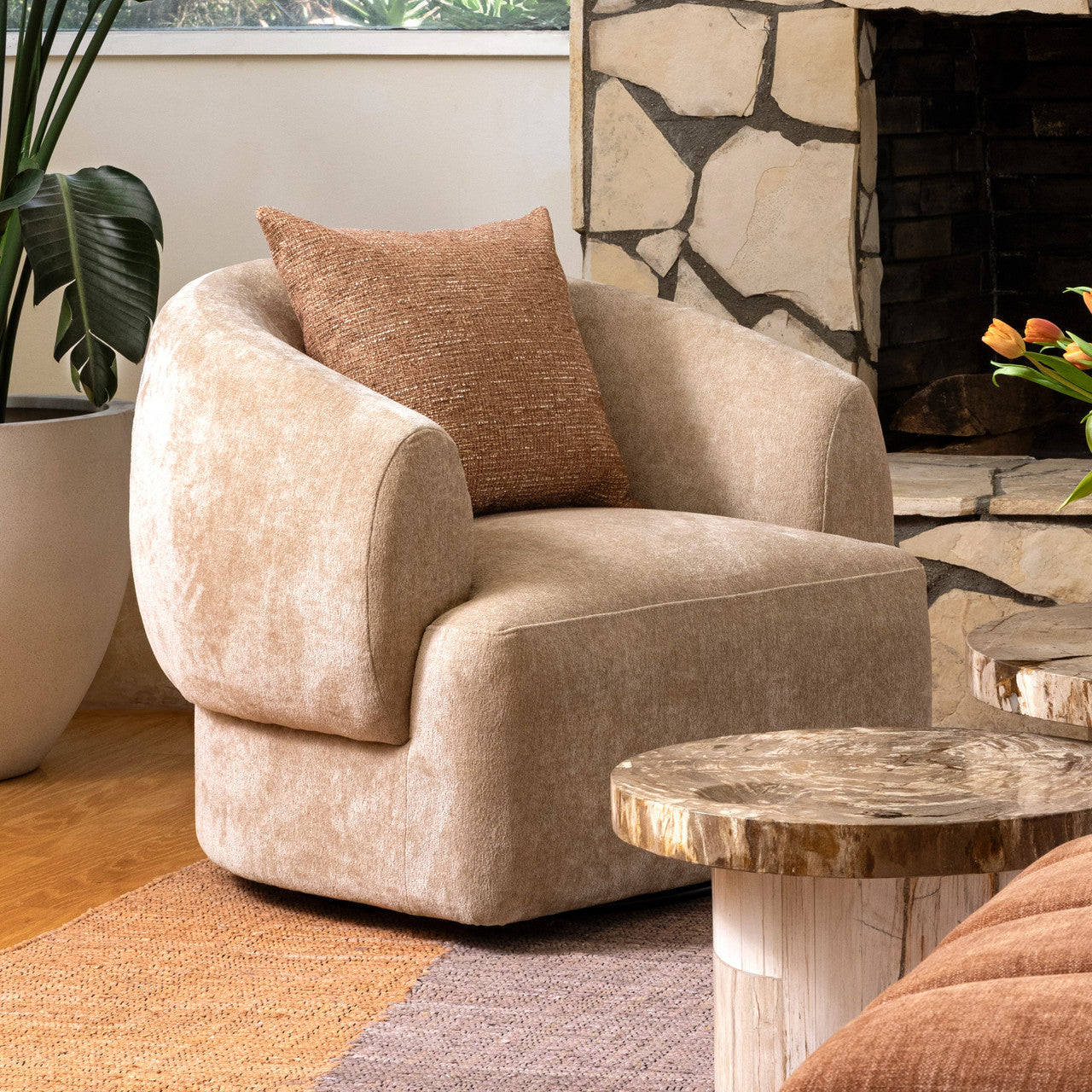Billie Swivel Chair 37"
