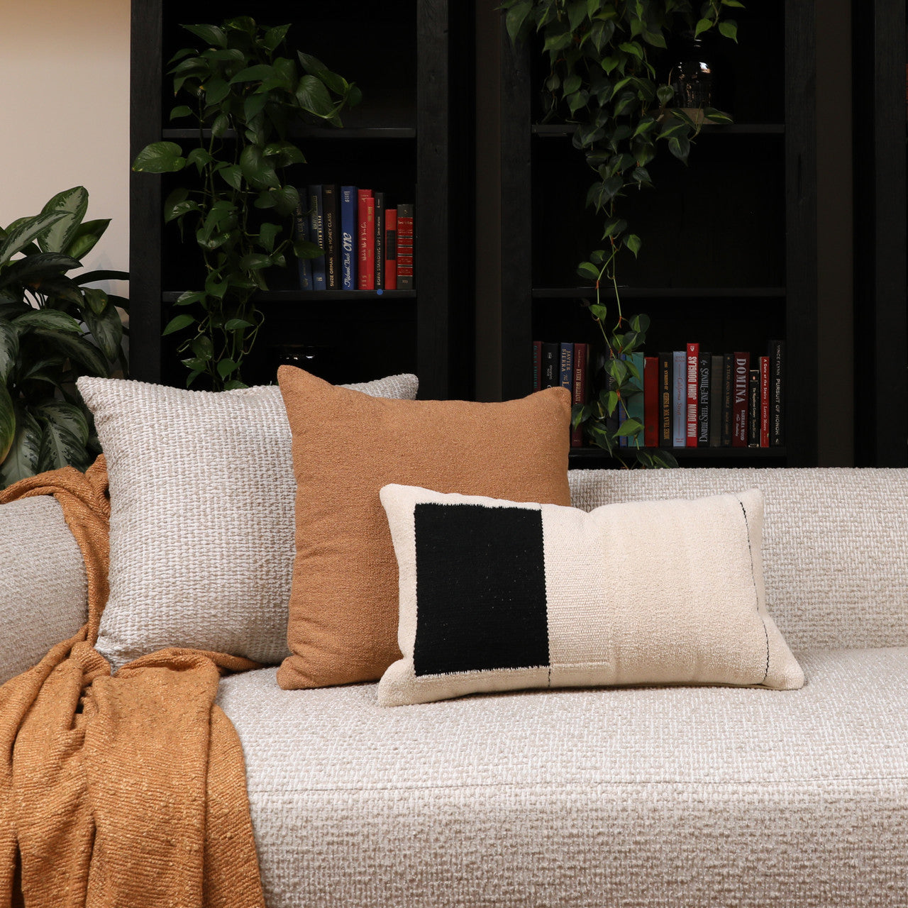 Aija Pillow 24"
