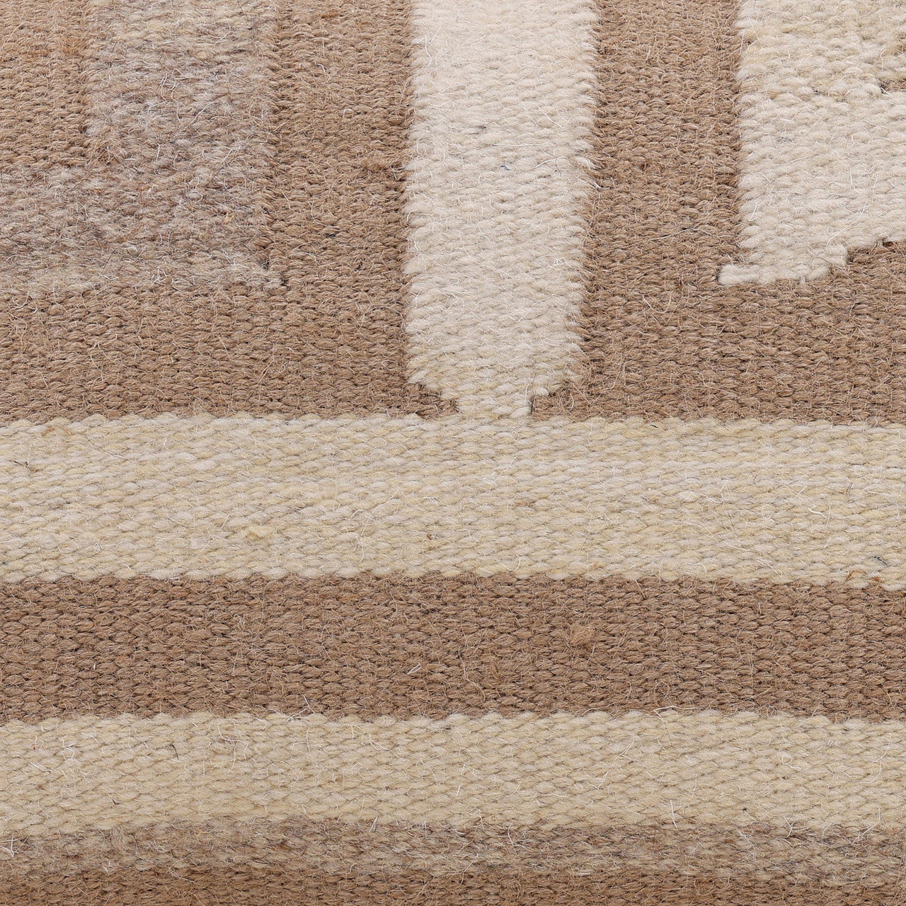 Saela Pillow 24"