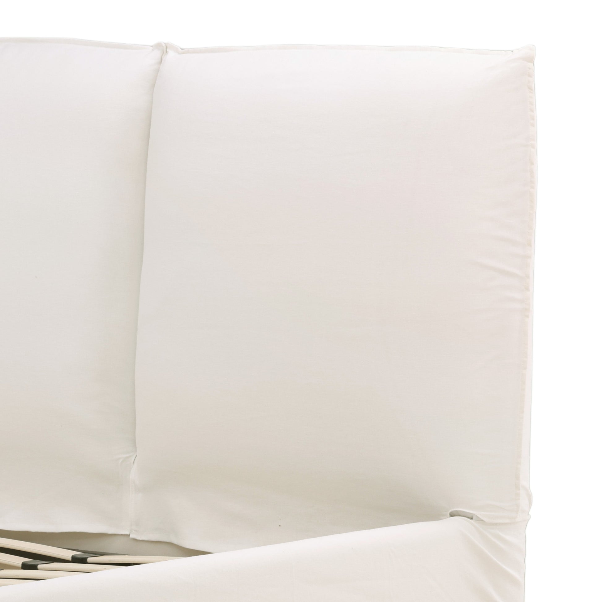 Omari Bed