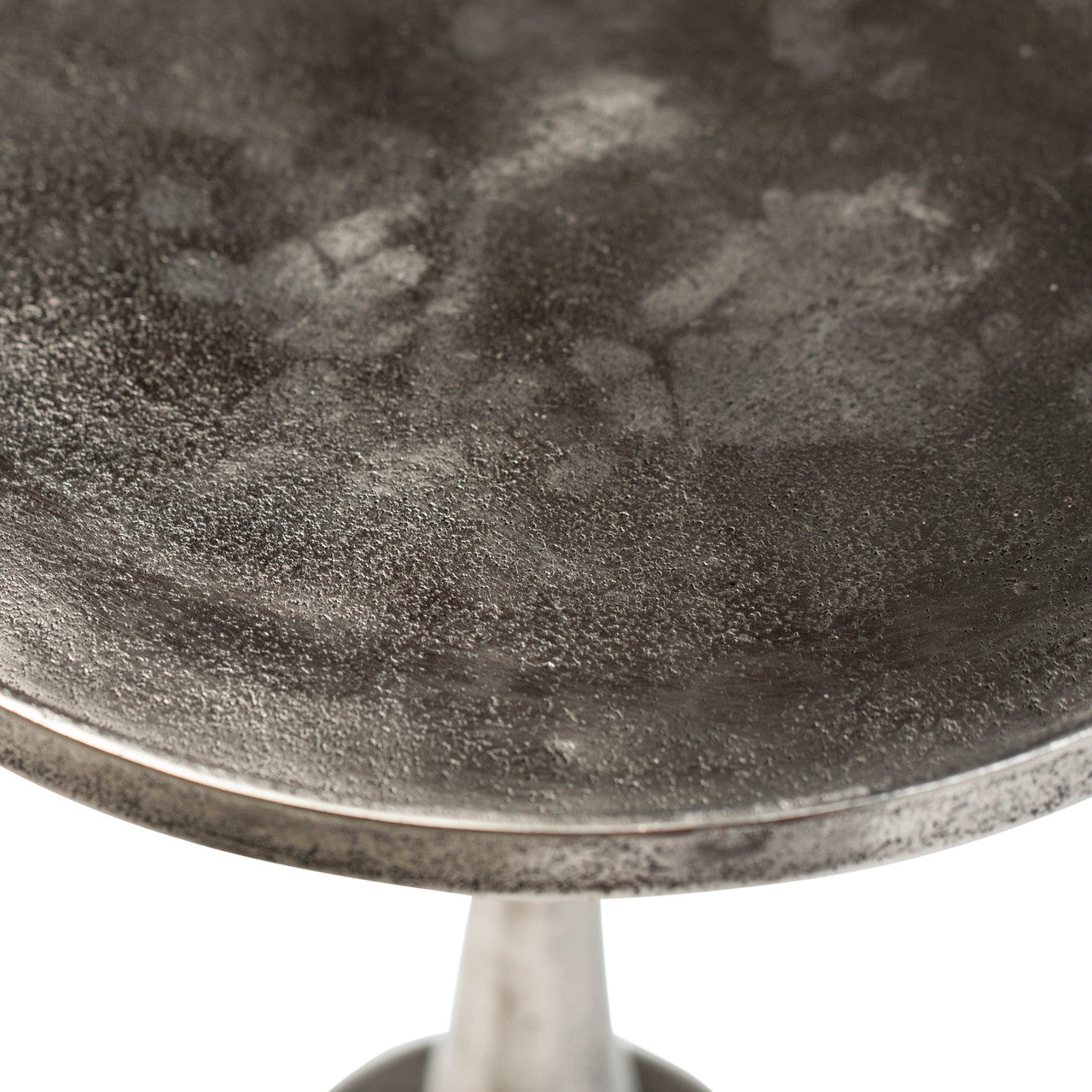 Wolvar Side Table 15"