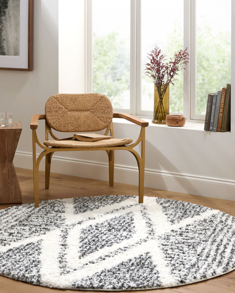 Deluxe Shag Charcoal/Cream Machine Woven Rug - roomscene