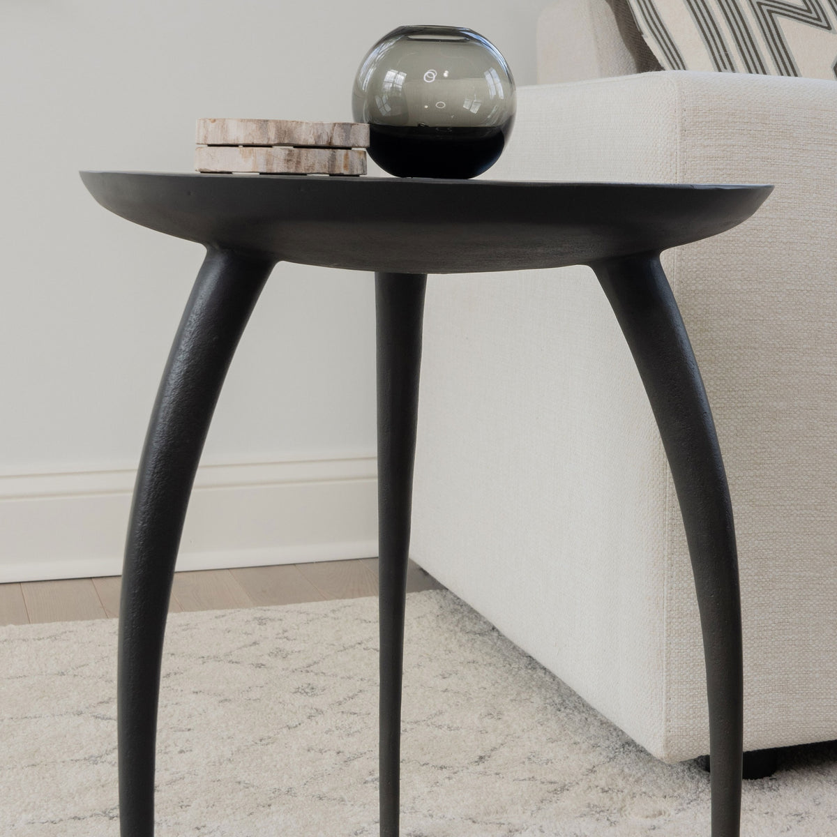 Elements Keel End Table - Antique Zinc by Urbia - detail 4