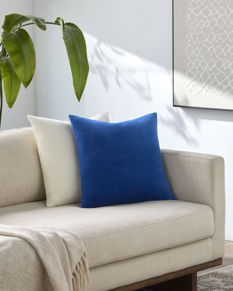 Elton Lumbar Pillow ELT-001 - styleshot