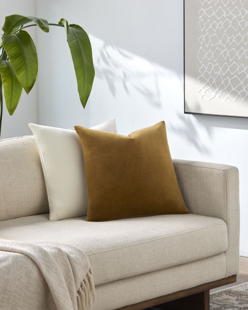 Elton Lumbar Pillow ELT-004 - styleshot
