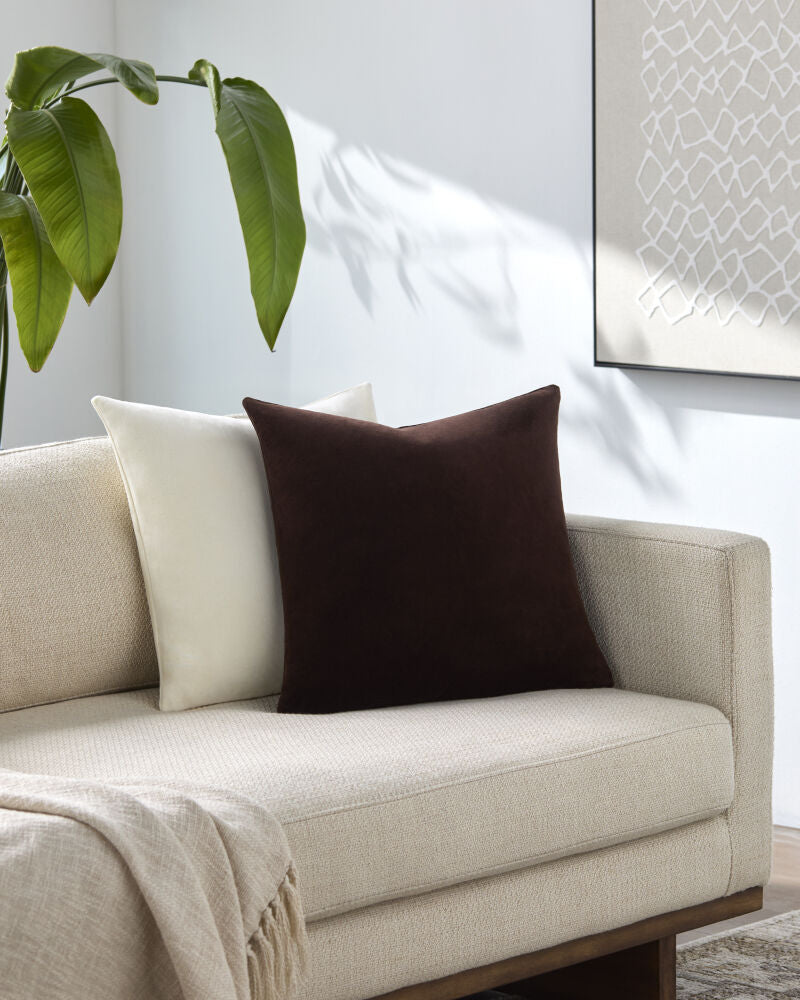 Elton Lumbar Pillow ELT-005 - styleshot