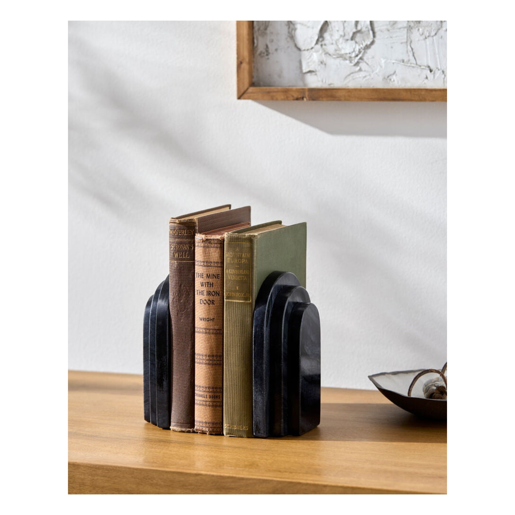 Aayena Bookend EYA-001 - styleshot