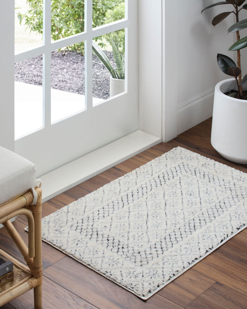 Freud Black/Ivory Machine Woven Rug FEU-2301 - styleshot