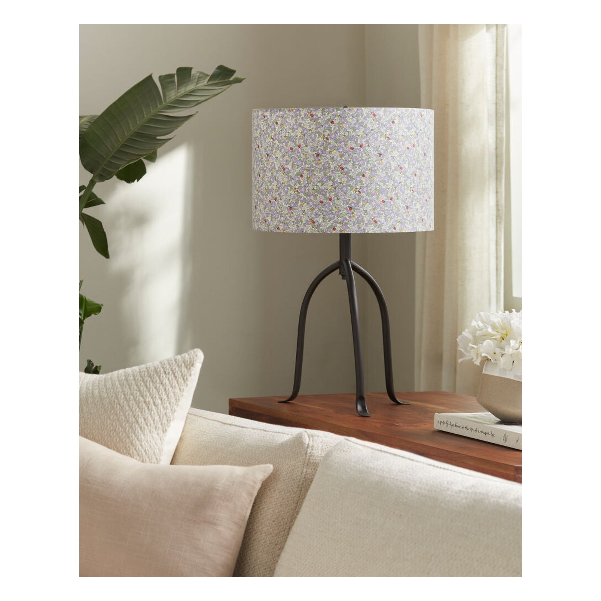 Floriva Accent Table Lamp FLVR-001 - styleshot