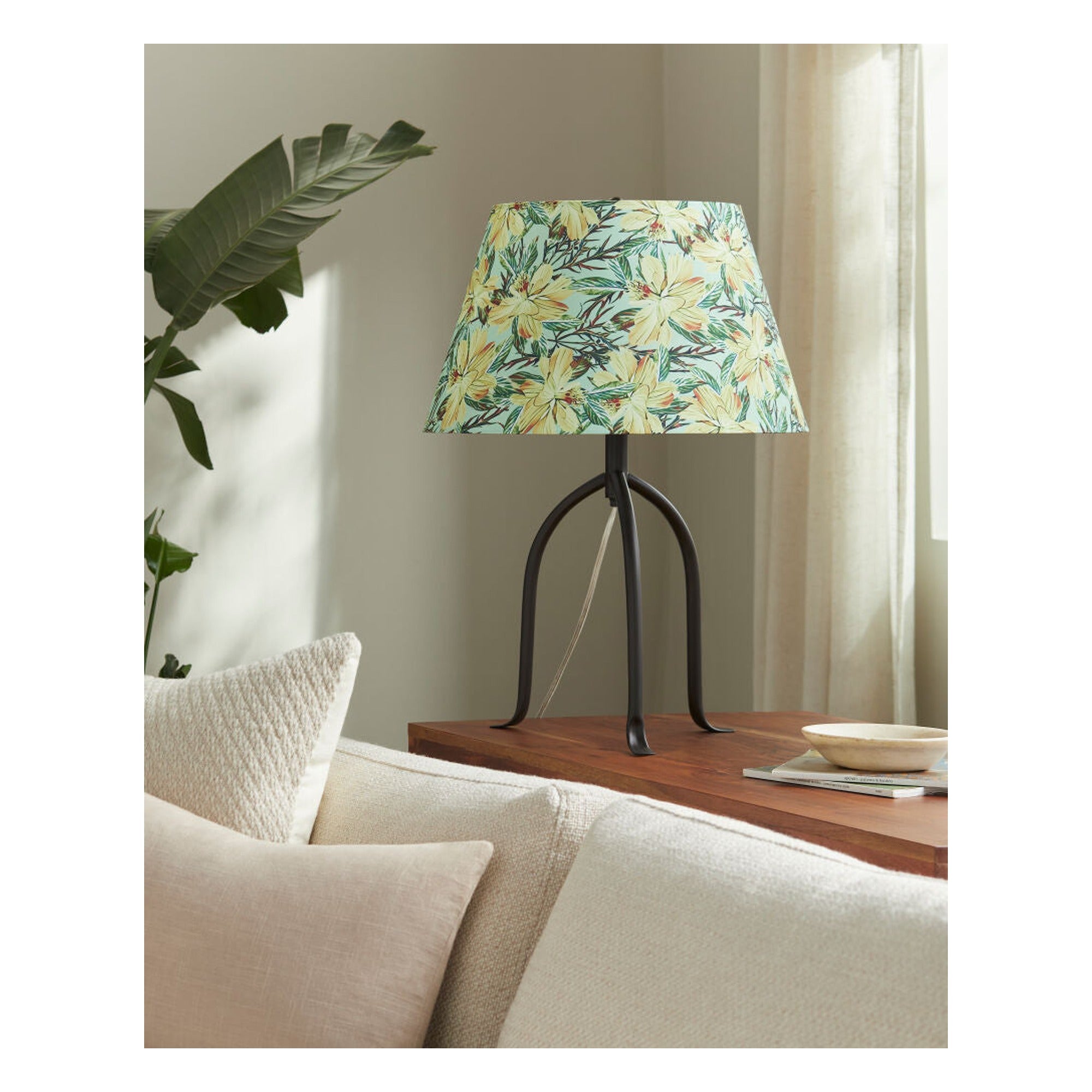 Floriva Accent Table Lamp FLVR-019 - styleshot