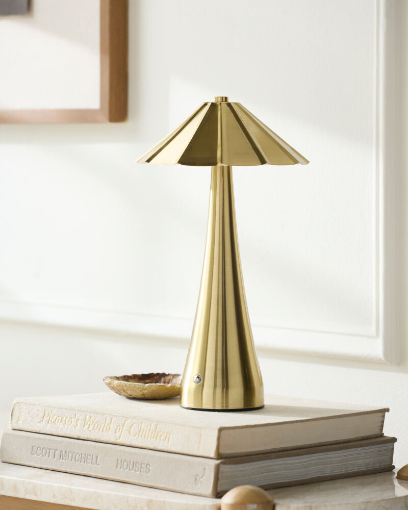 Furnas Accent Table Lamp FRN-010 - styleshot