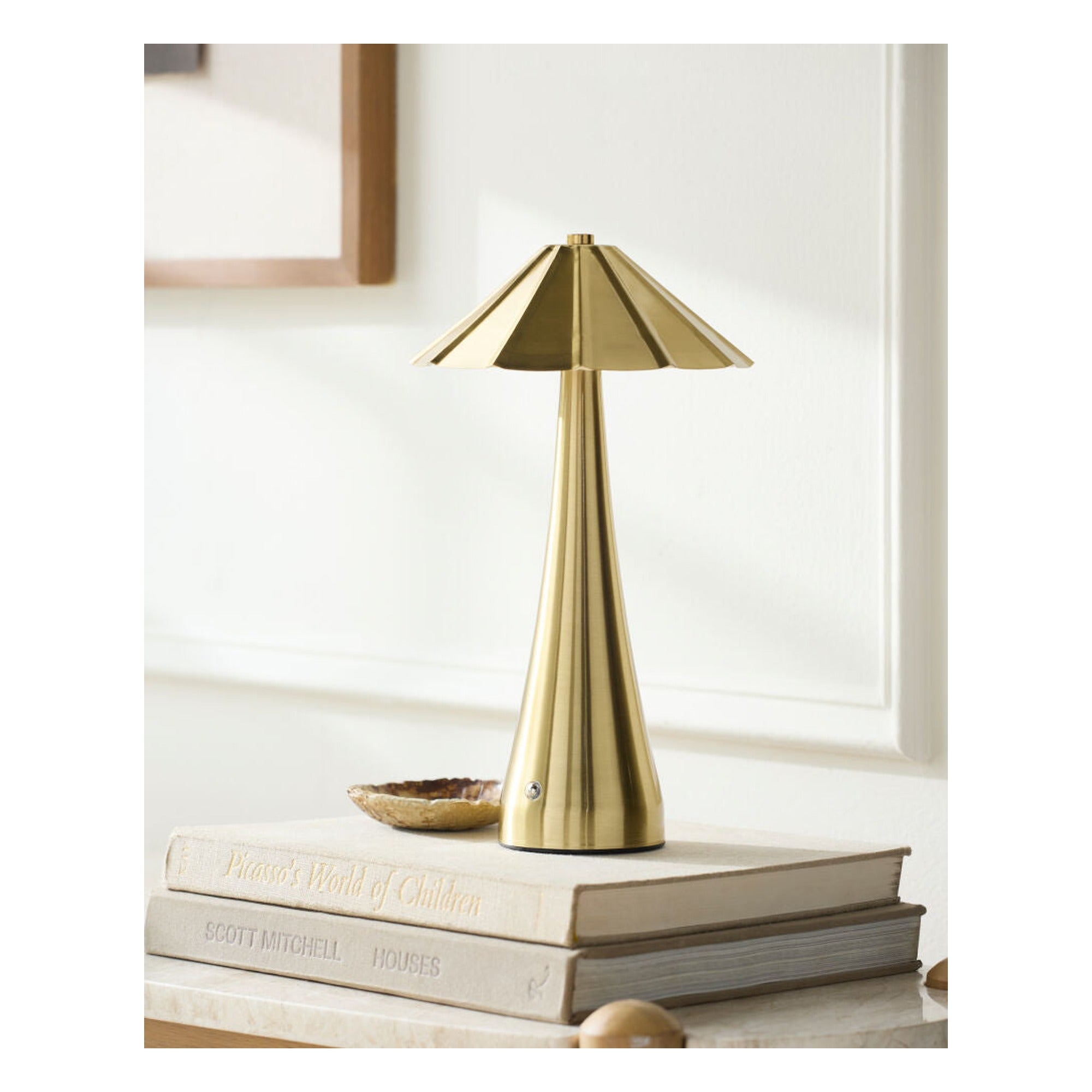 Furnas Accent Table Lamp FRN-010 - styleshot