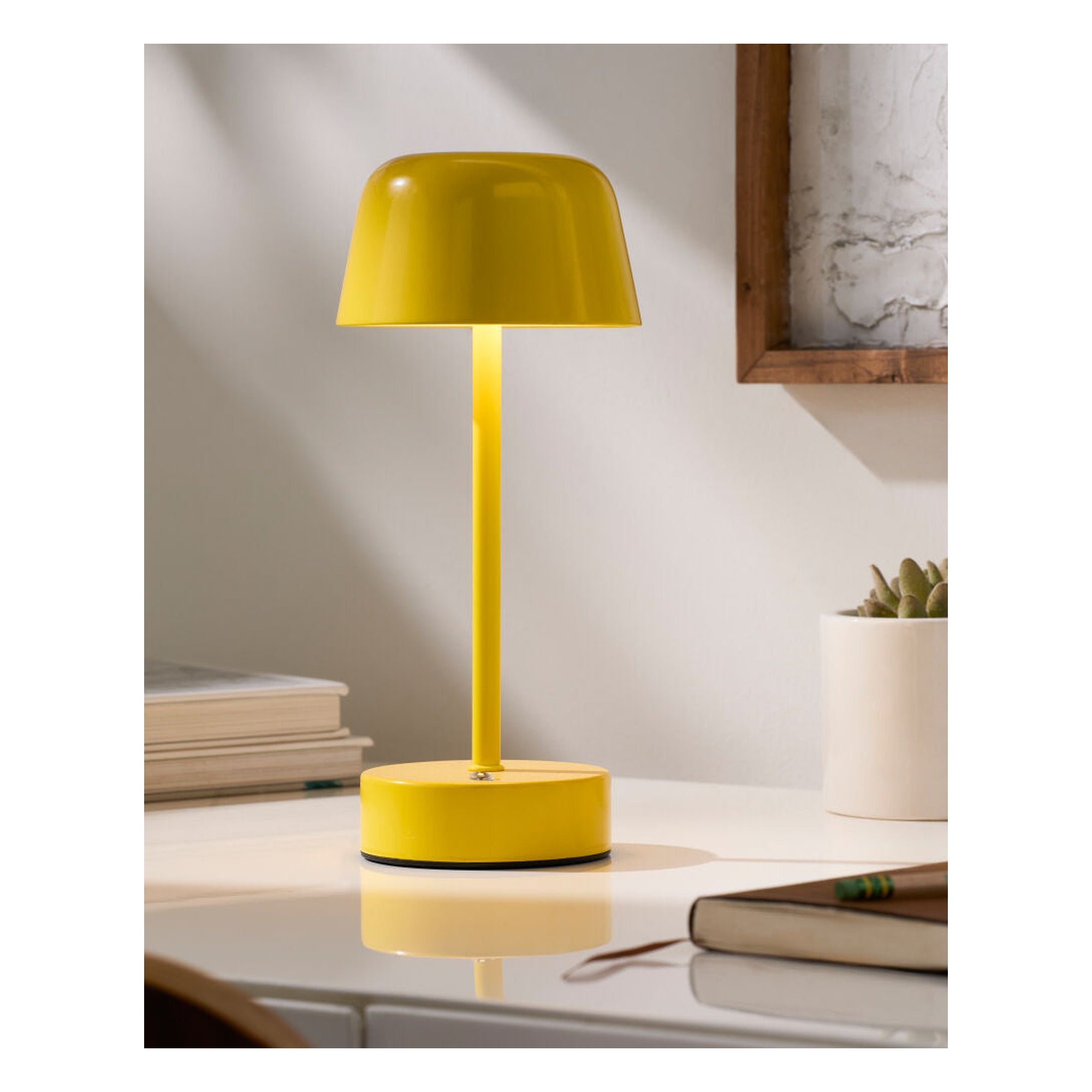 Furnas Accent Table Lamp FRN-011 - styleshot