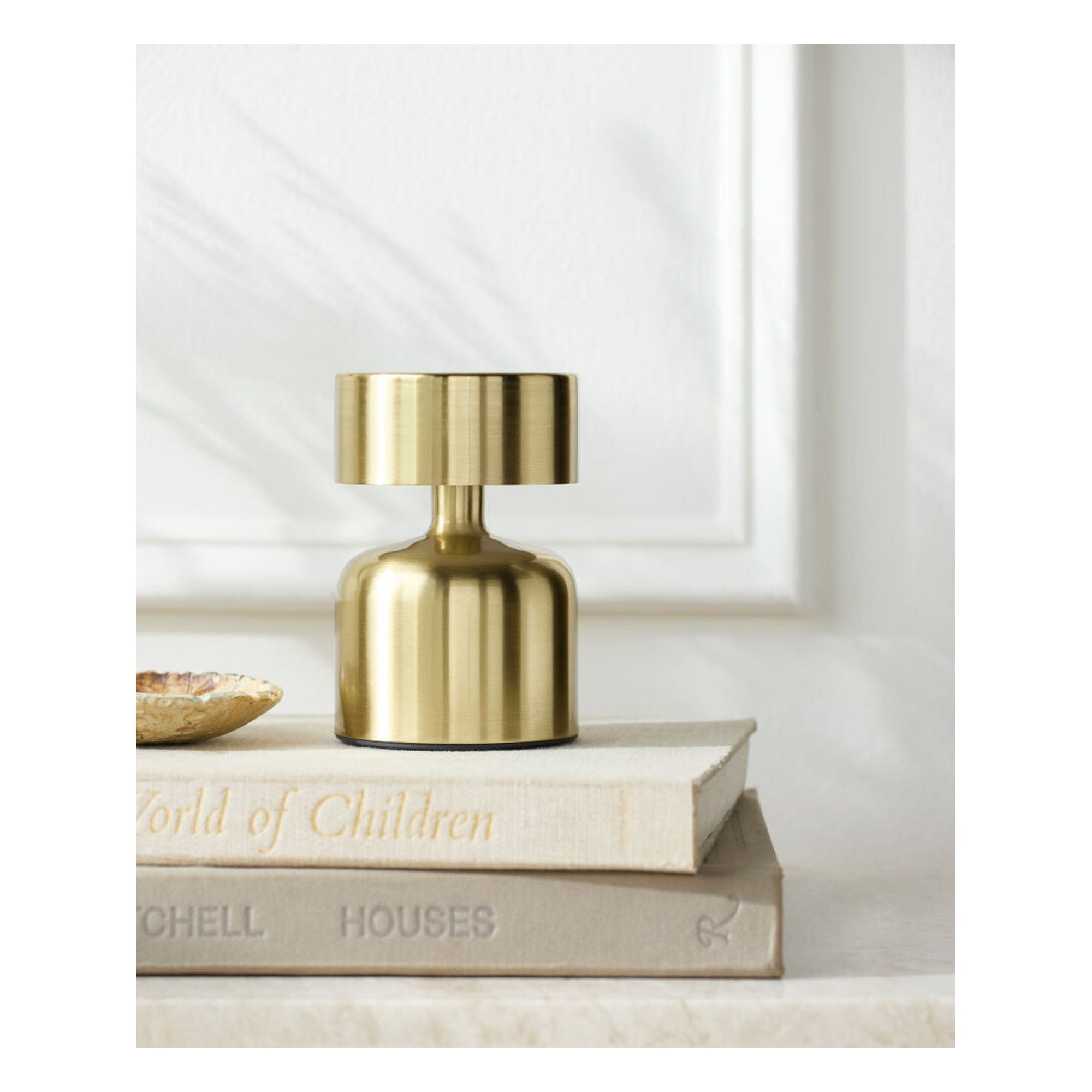 Furnas Accent Table Lamp FRN-030 - styleshot