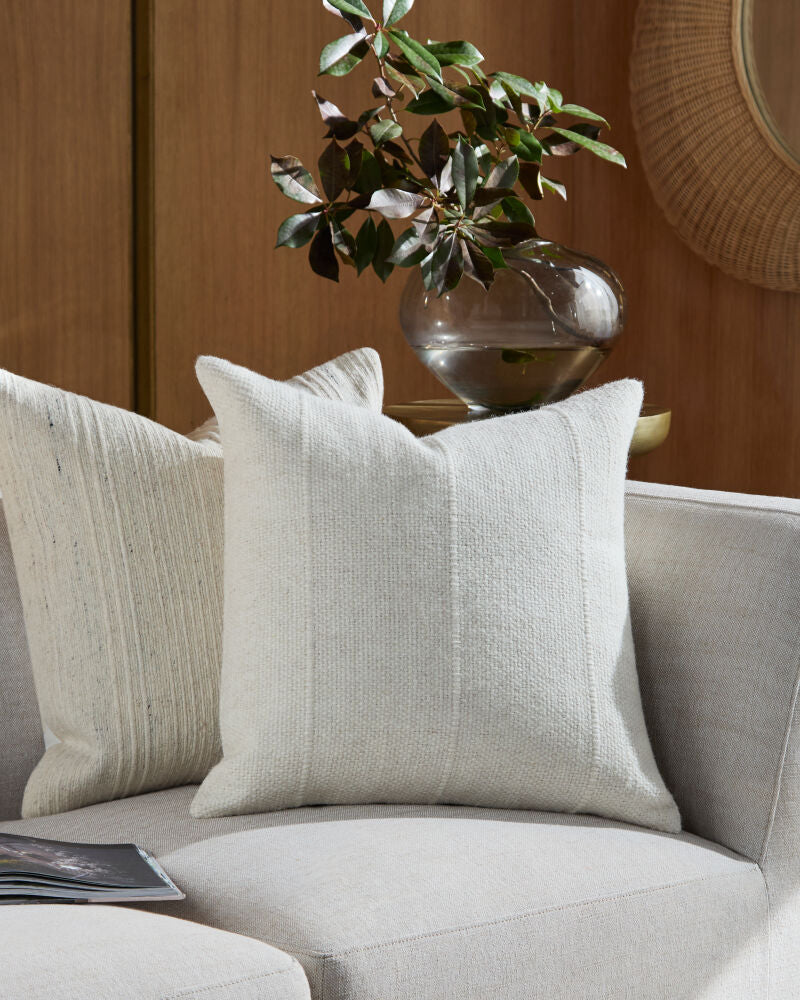 Amoura Accent Pillow GAAM-002 - styleshot