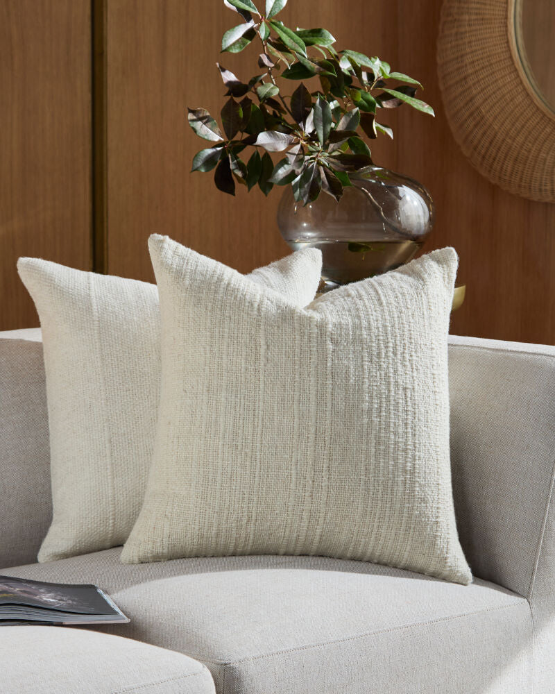 Amoura Accent Pillow GAAM-003 - styleshot