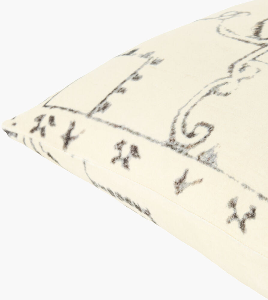 Lyne Accent Pillow GAEN-001 - corner